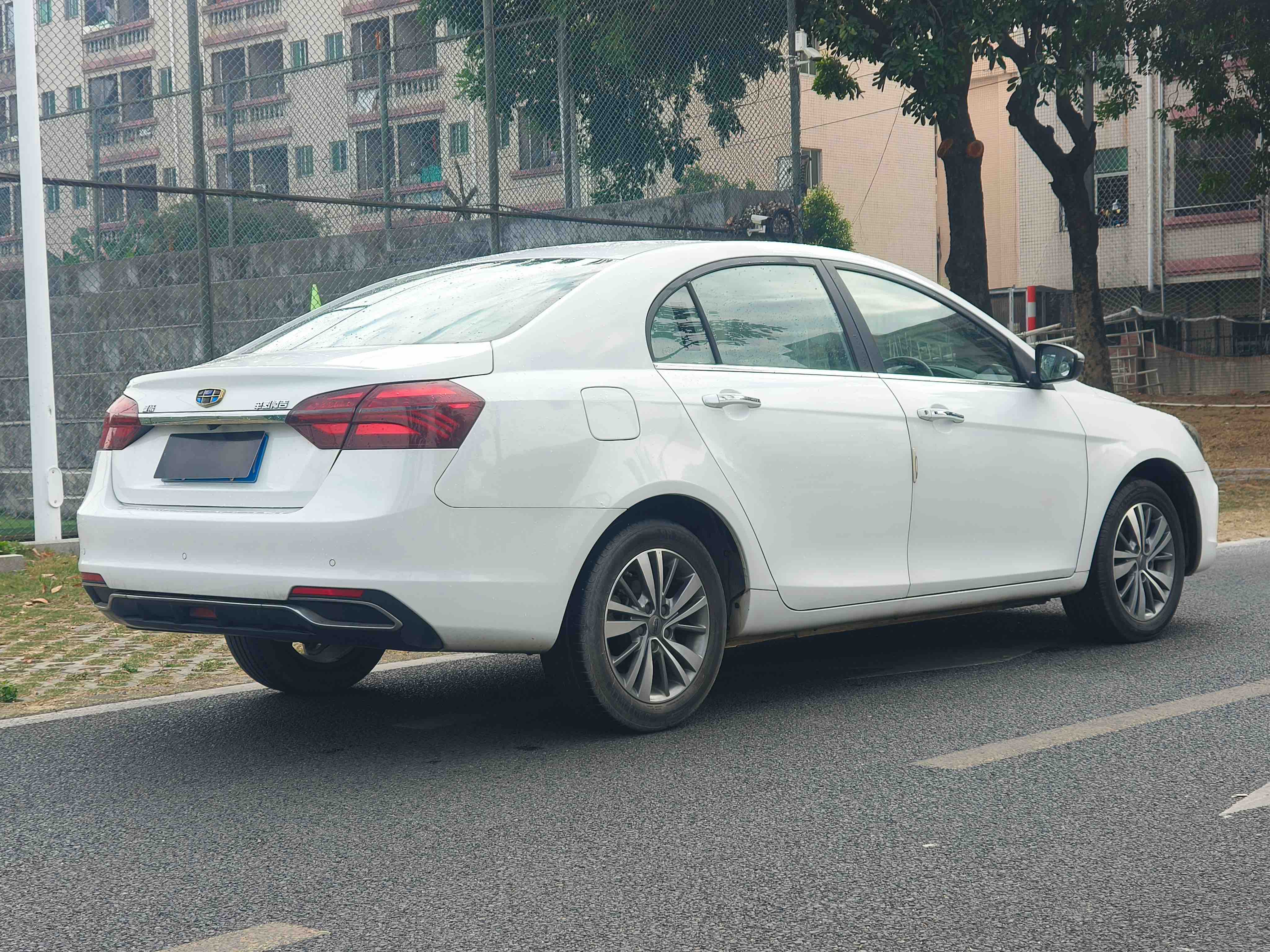 Emgrand 2018 #7 Emgrand 2018 car image #7