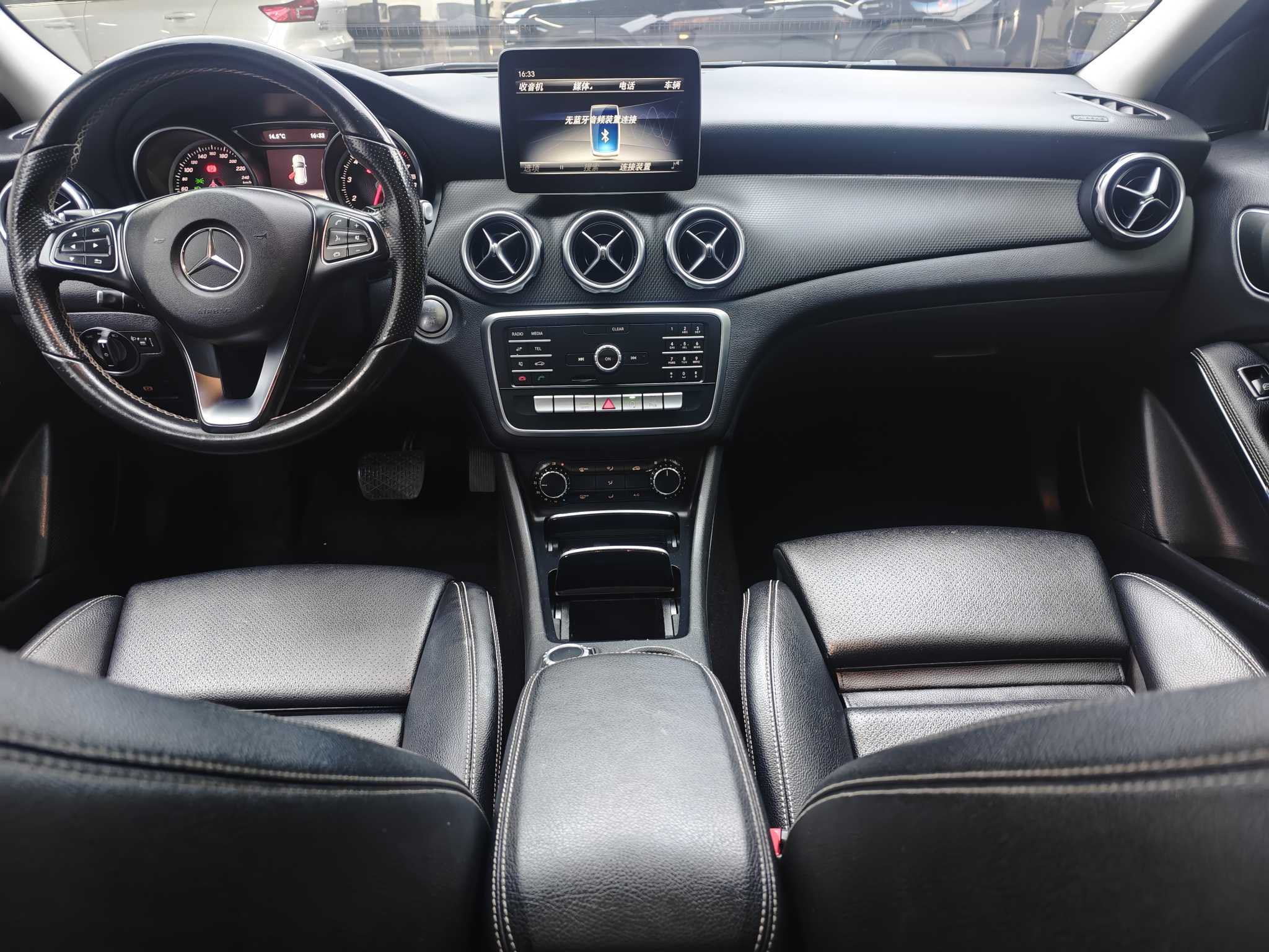 Mercedes-Benz GLA Class 2019 car image #7