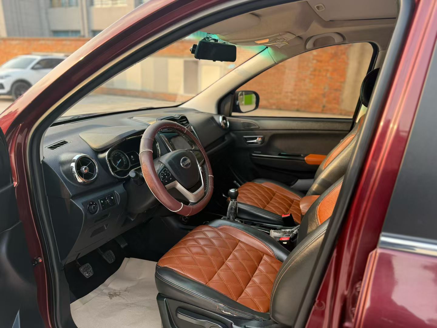 SWM斯威汽车 SWM斯威X7 2019 #7 SWM斯威汽车 SWM斯威X7 2019 汽车图片 #7