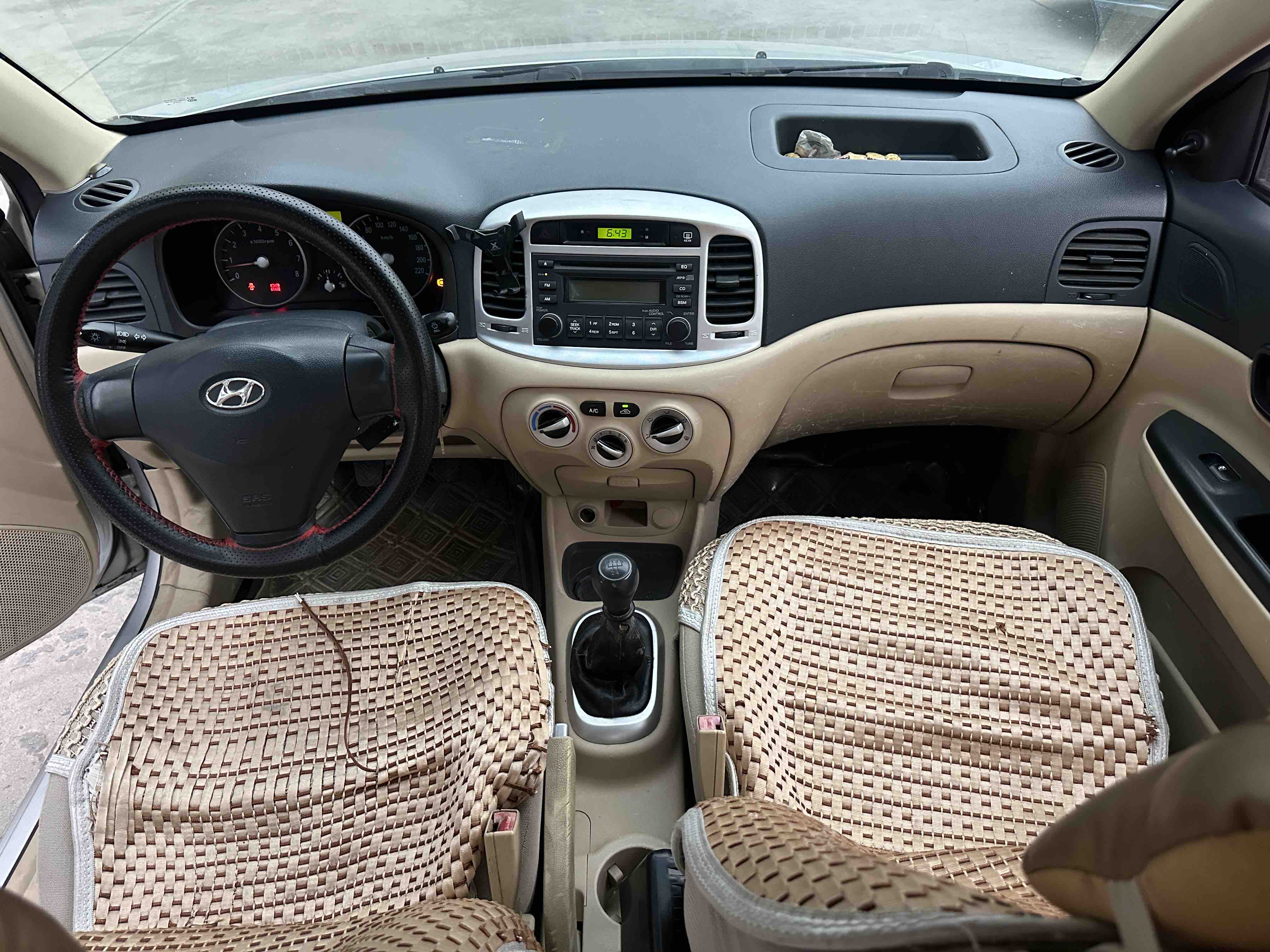 Hyundai Accent 2010 #7 Hyundai Accent 2010 car image #7