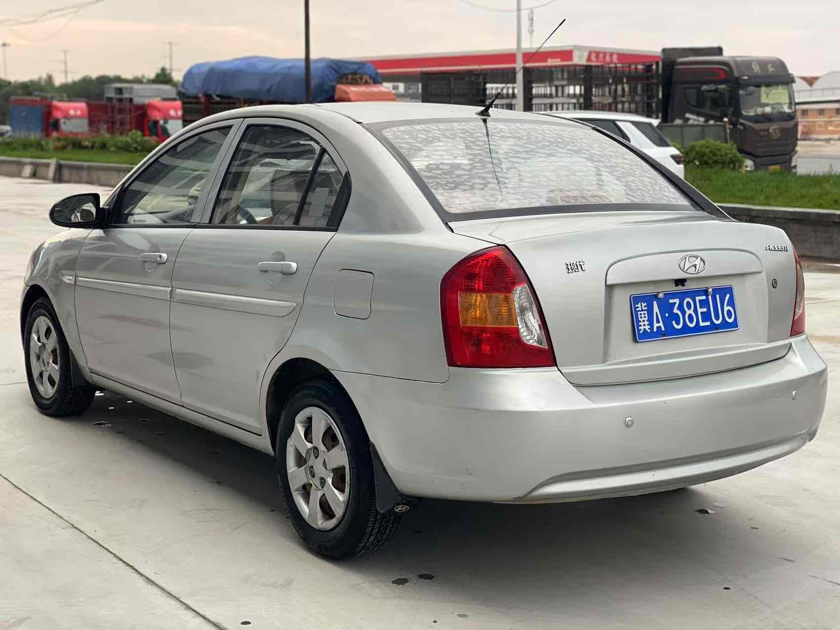 Hyundai Accent 2010 car image #7