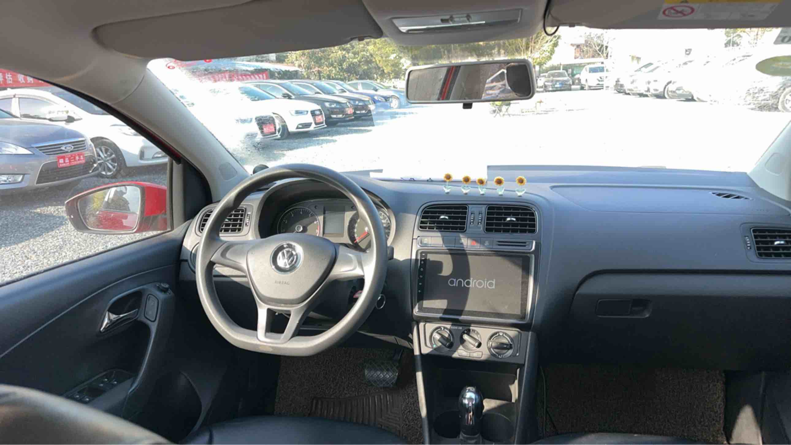 Polo 2018 car image #7