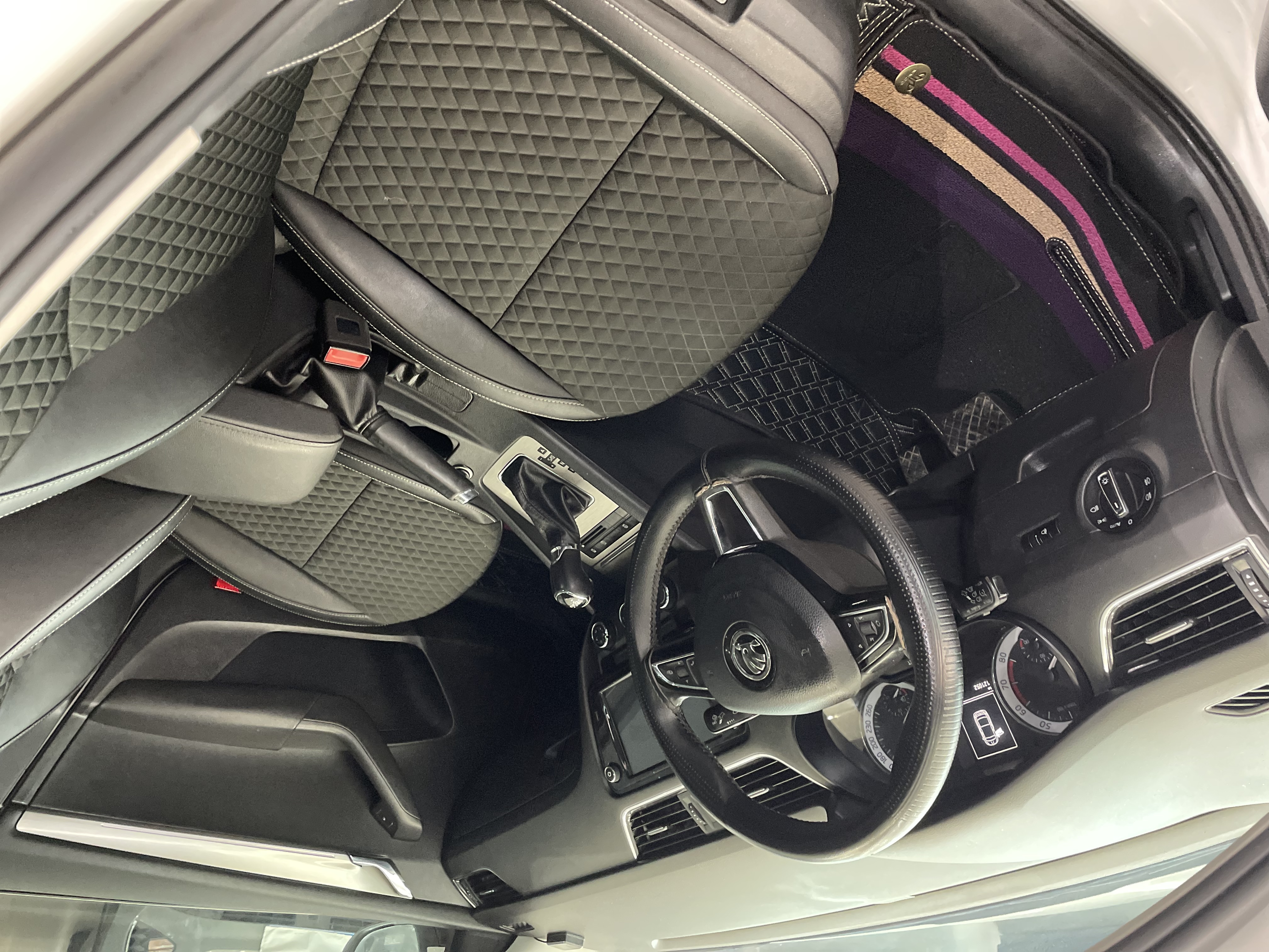 Skoda Octavia 2018 car image #7