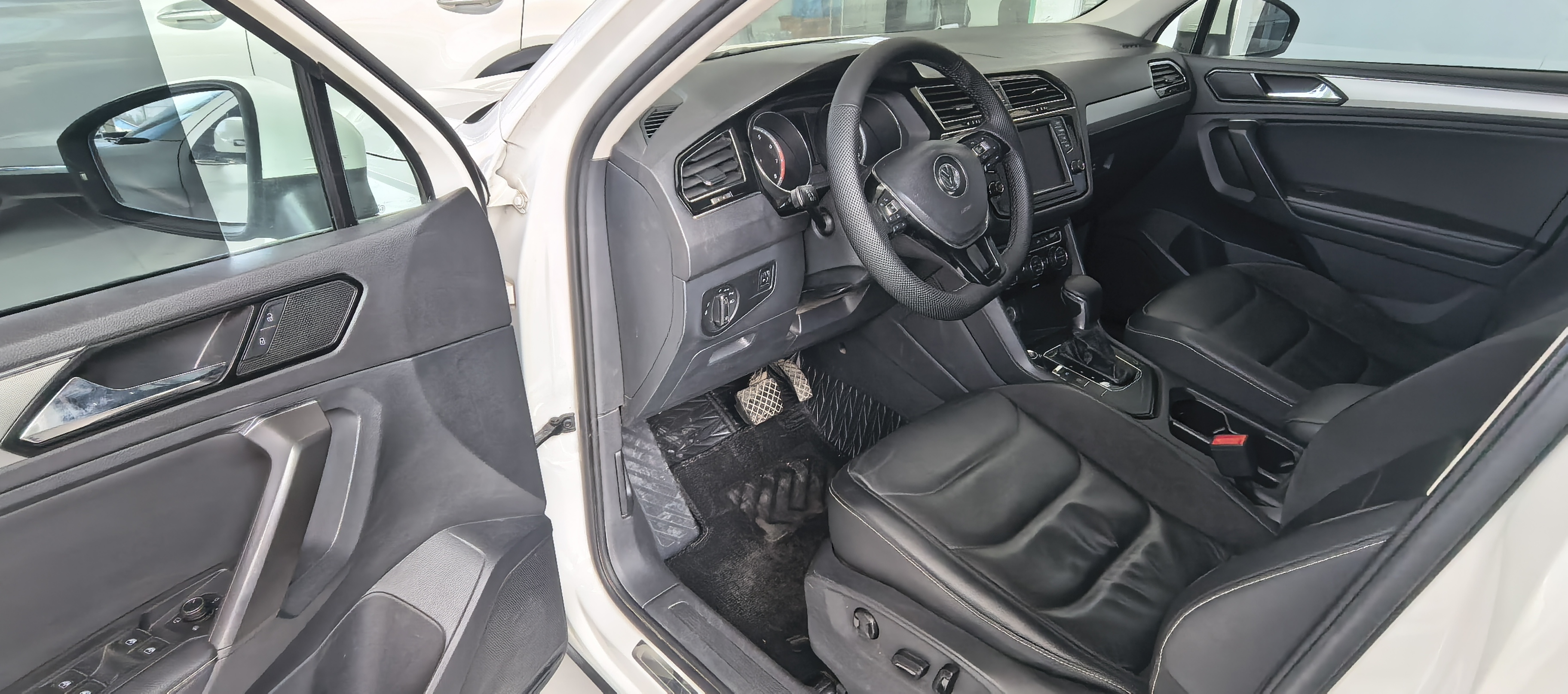 Volkswagen Tiguan L 2017 car image #7