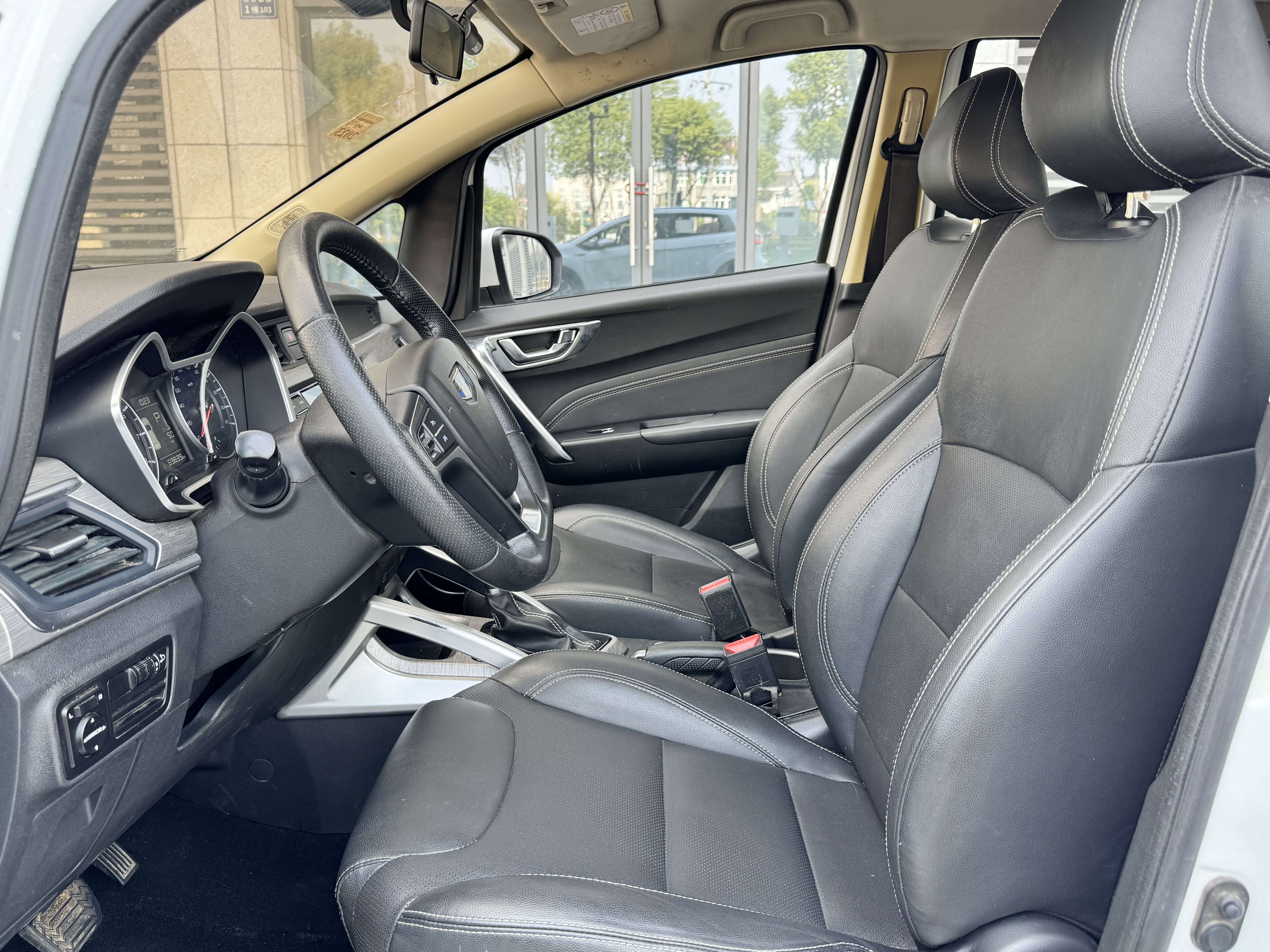 Vision X3 2019 car image #7