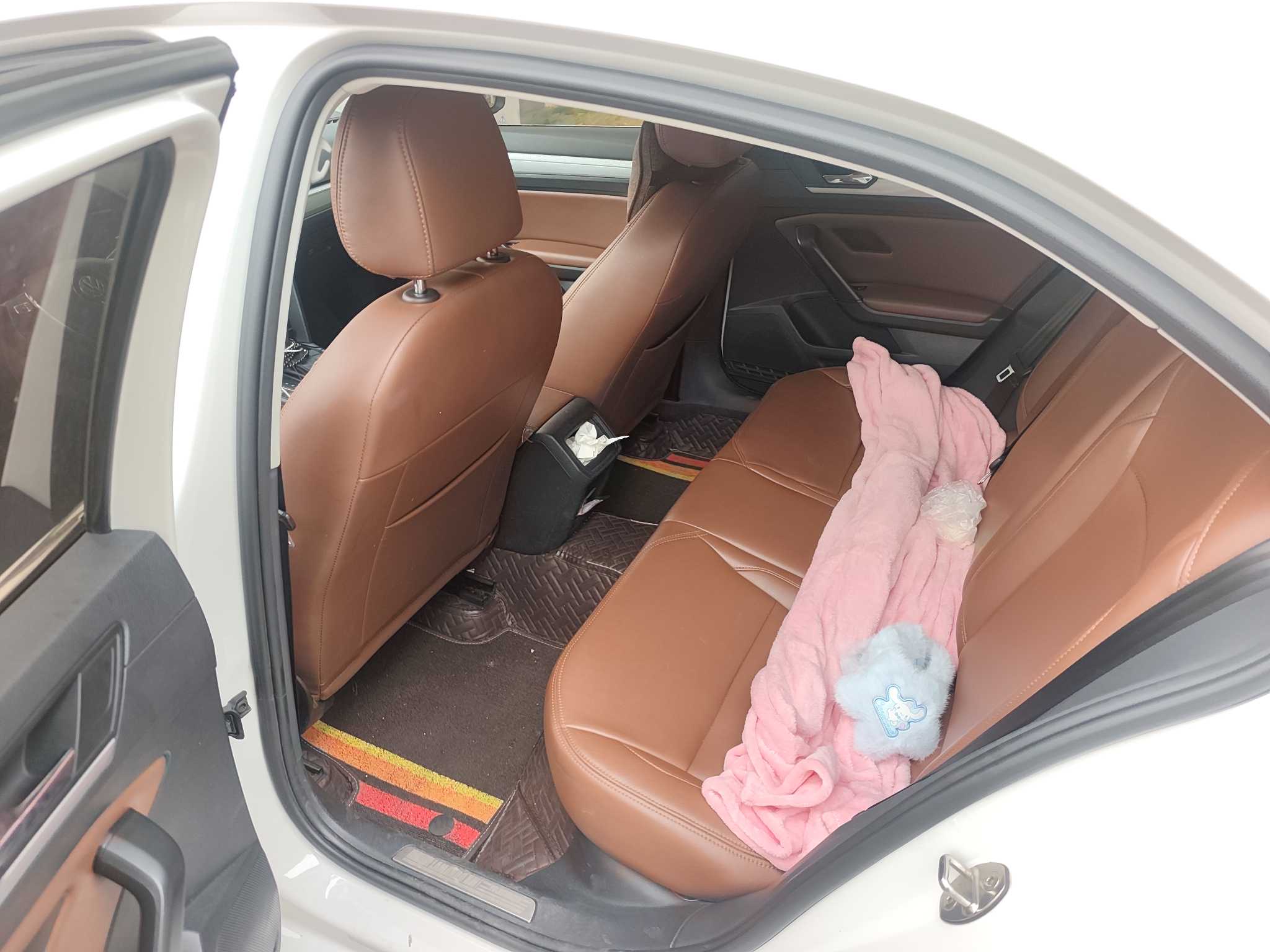 Volkswagen Lamando 2020 car image #7