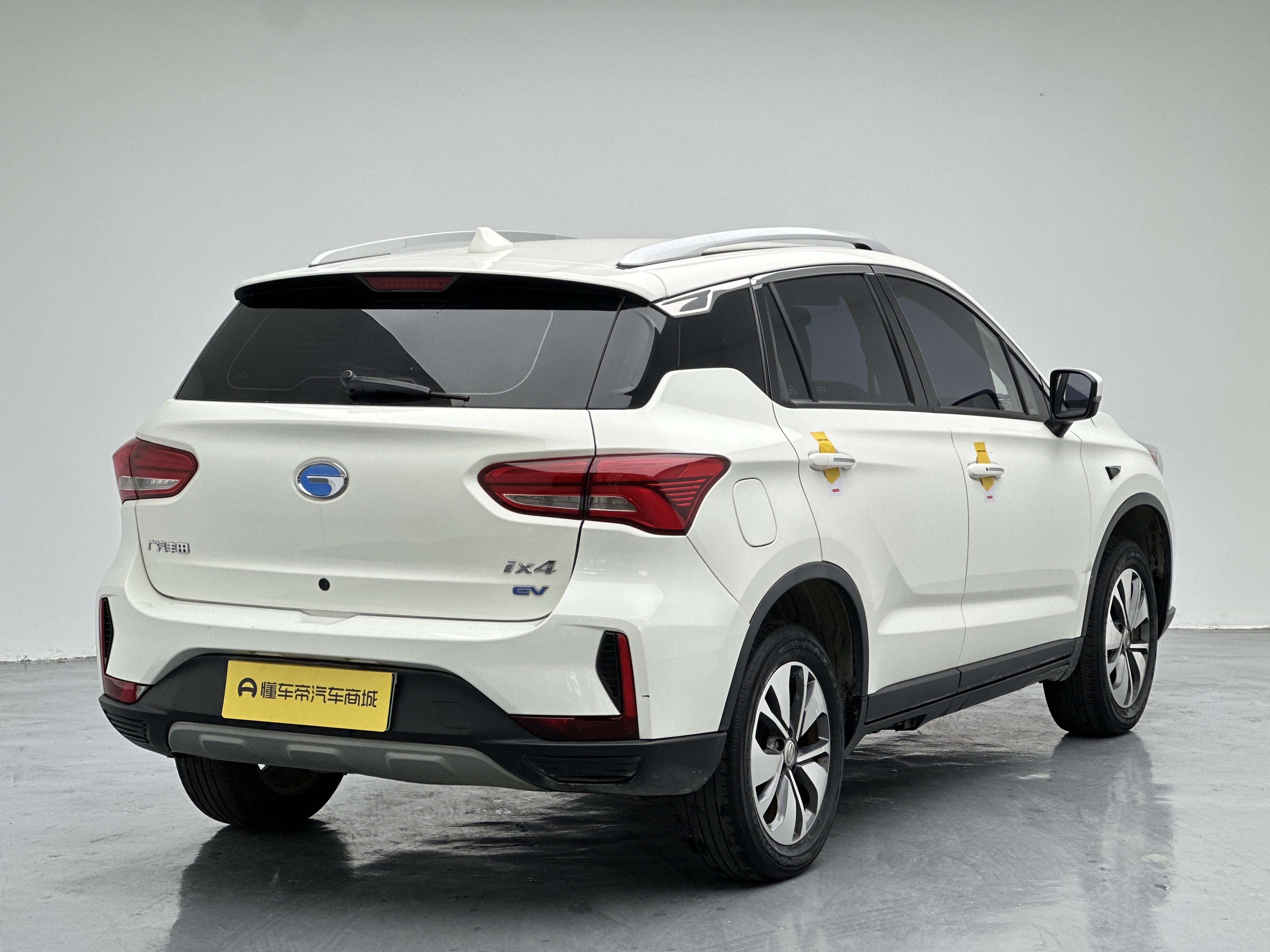 GAC ix4 2018 #7 GAC ix4 2018 car image #7