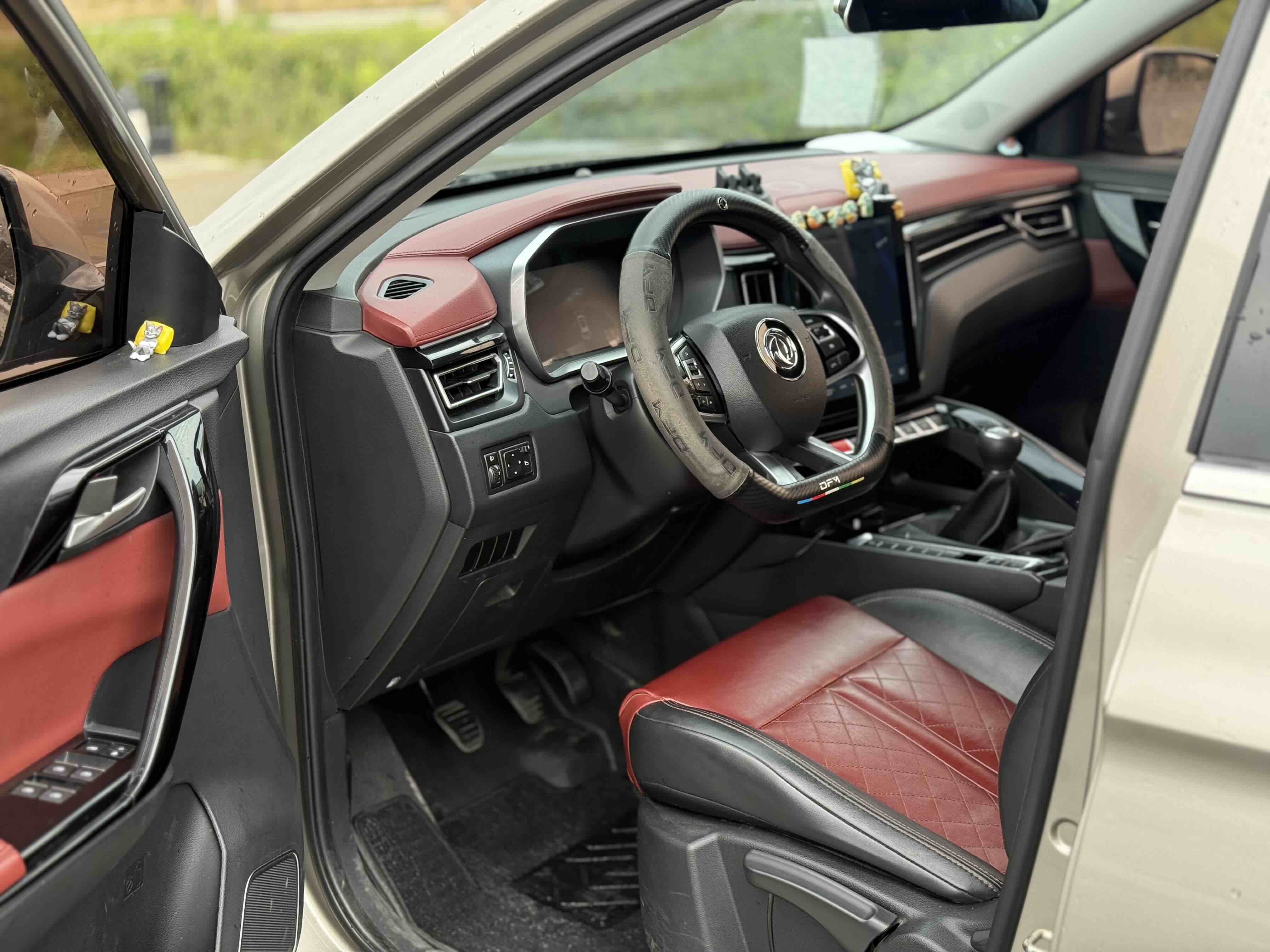 T5 2019 car image #7