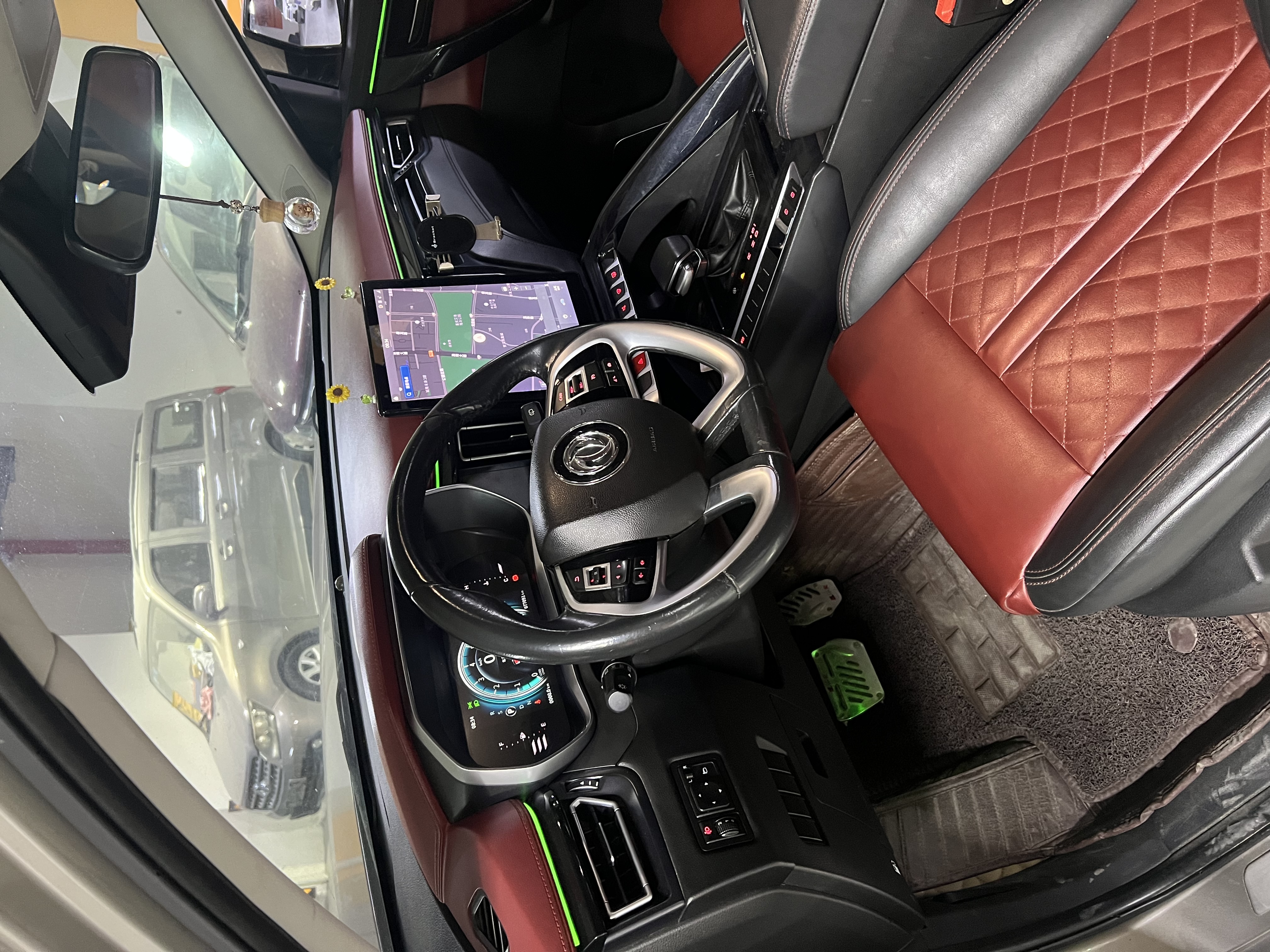 T5 2019 car image #7