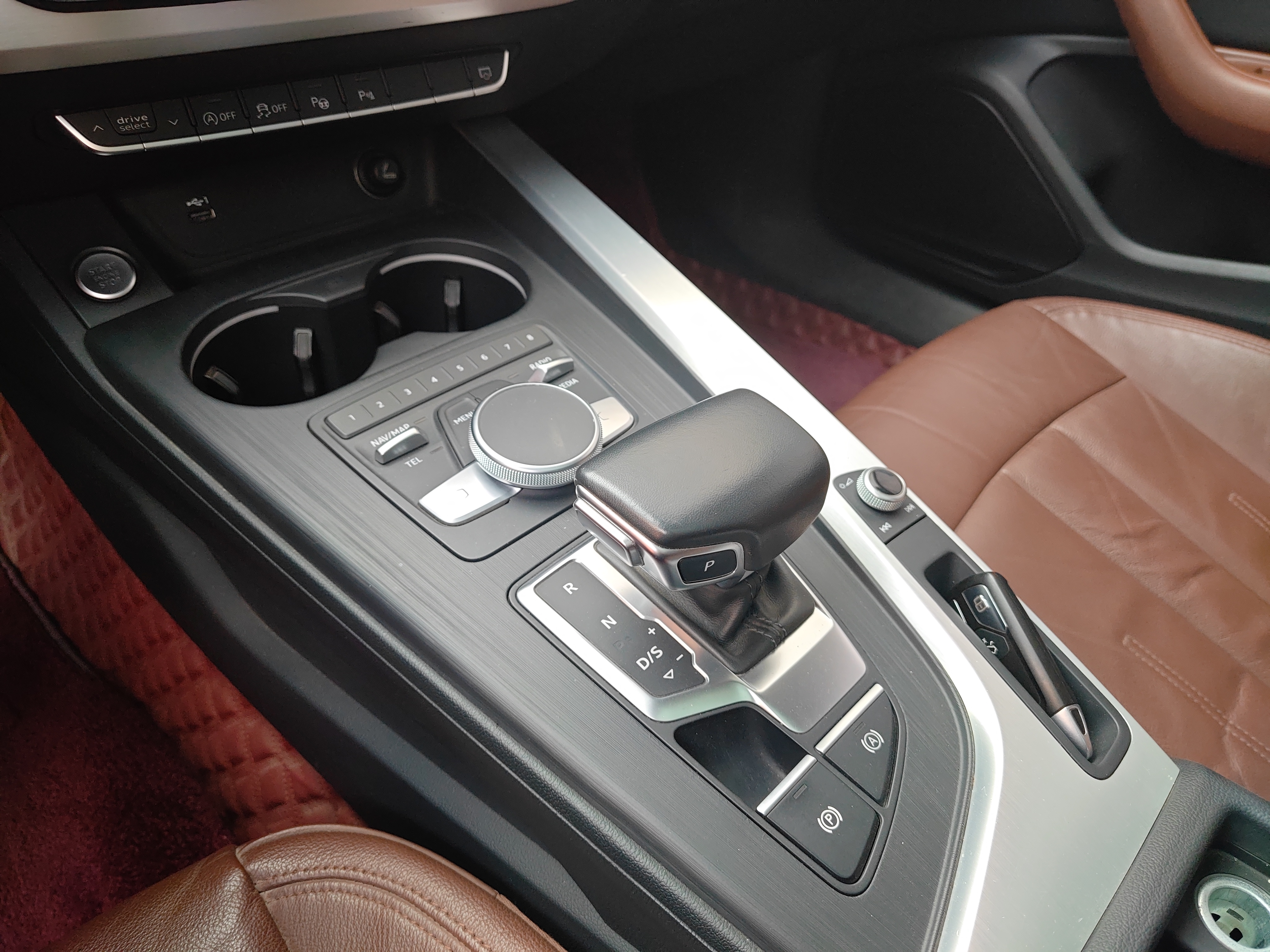 Audi A4L 2019 car image #7