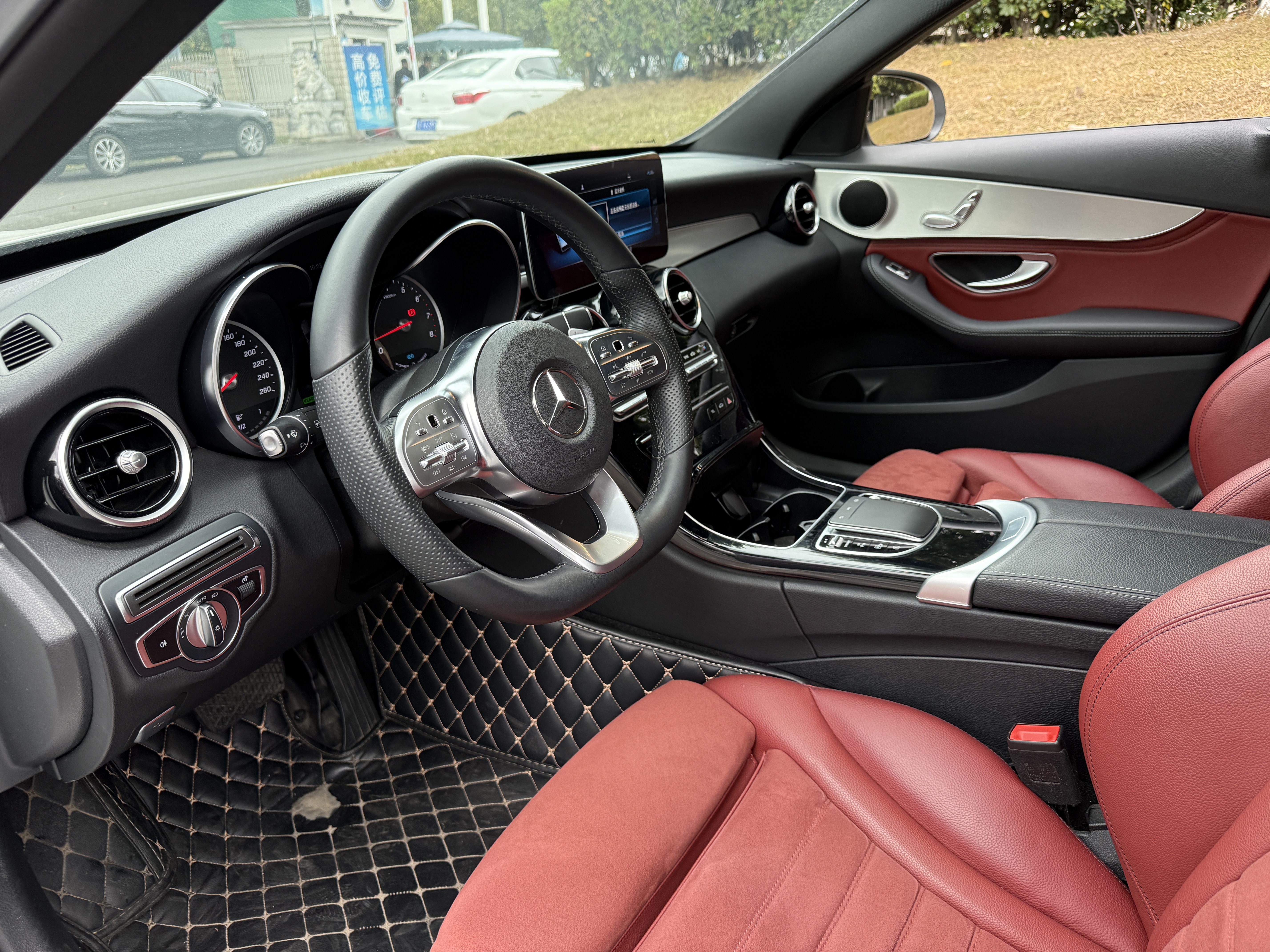 Mercedes-Benz C Class 2019 car image #7