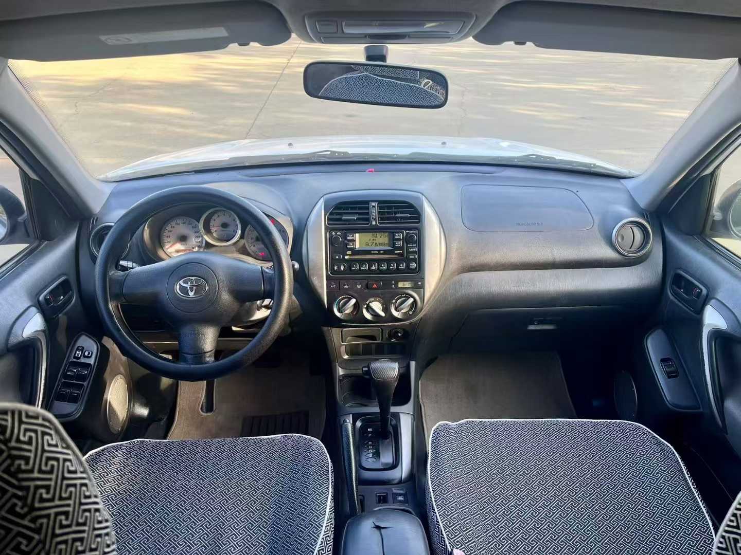 Toyota RAV4 (Imported) 2005 image de voiture #7