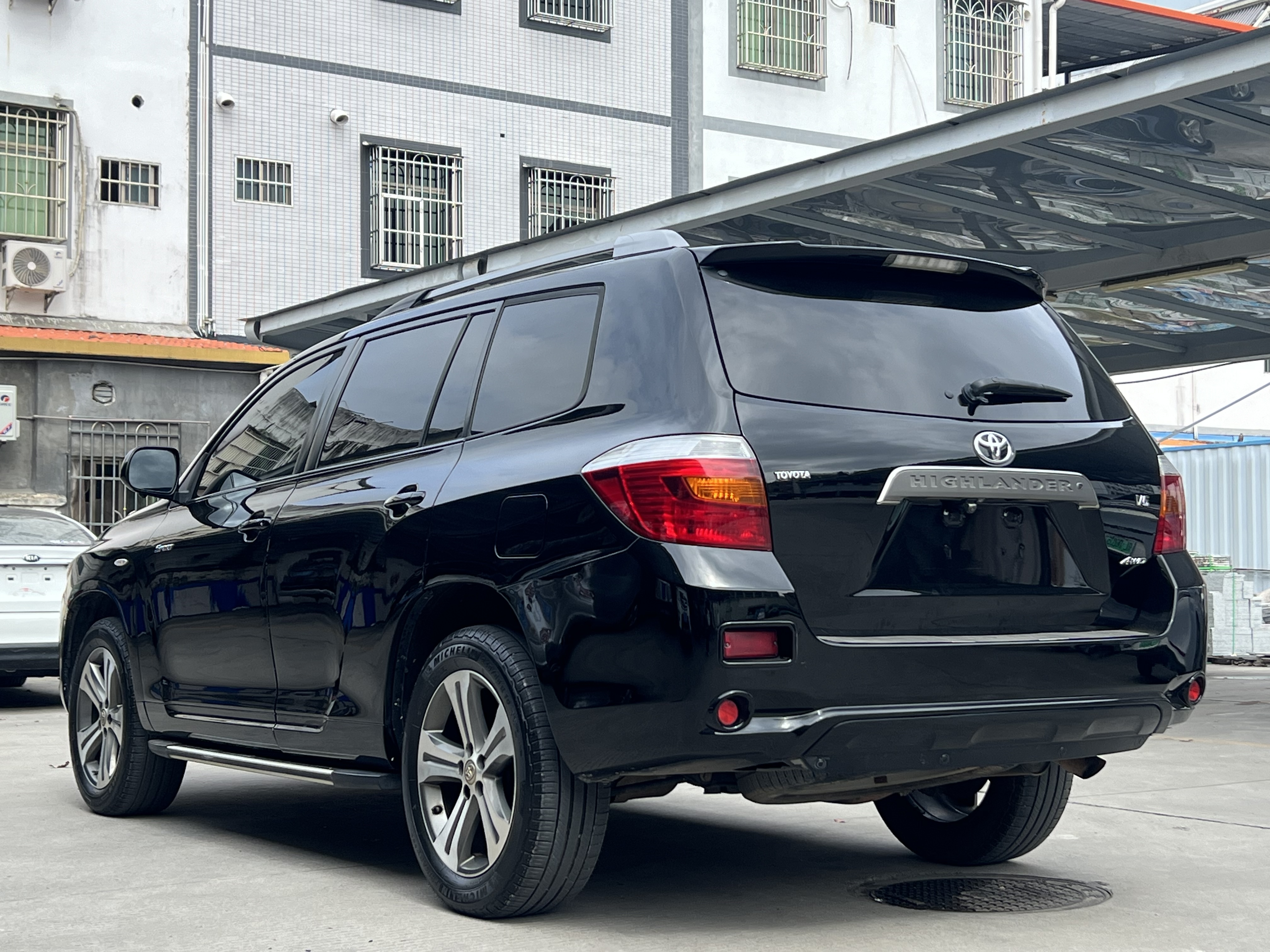 Toyota Highlander 2010 car image #7