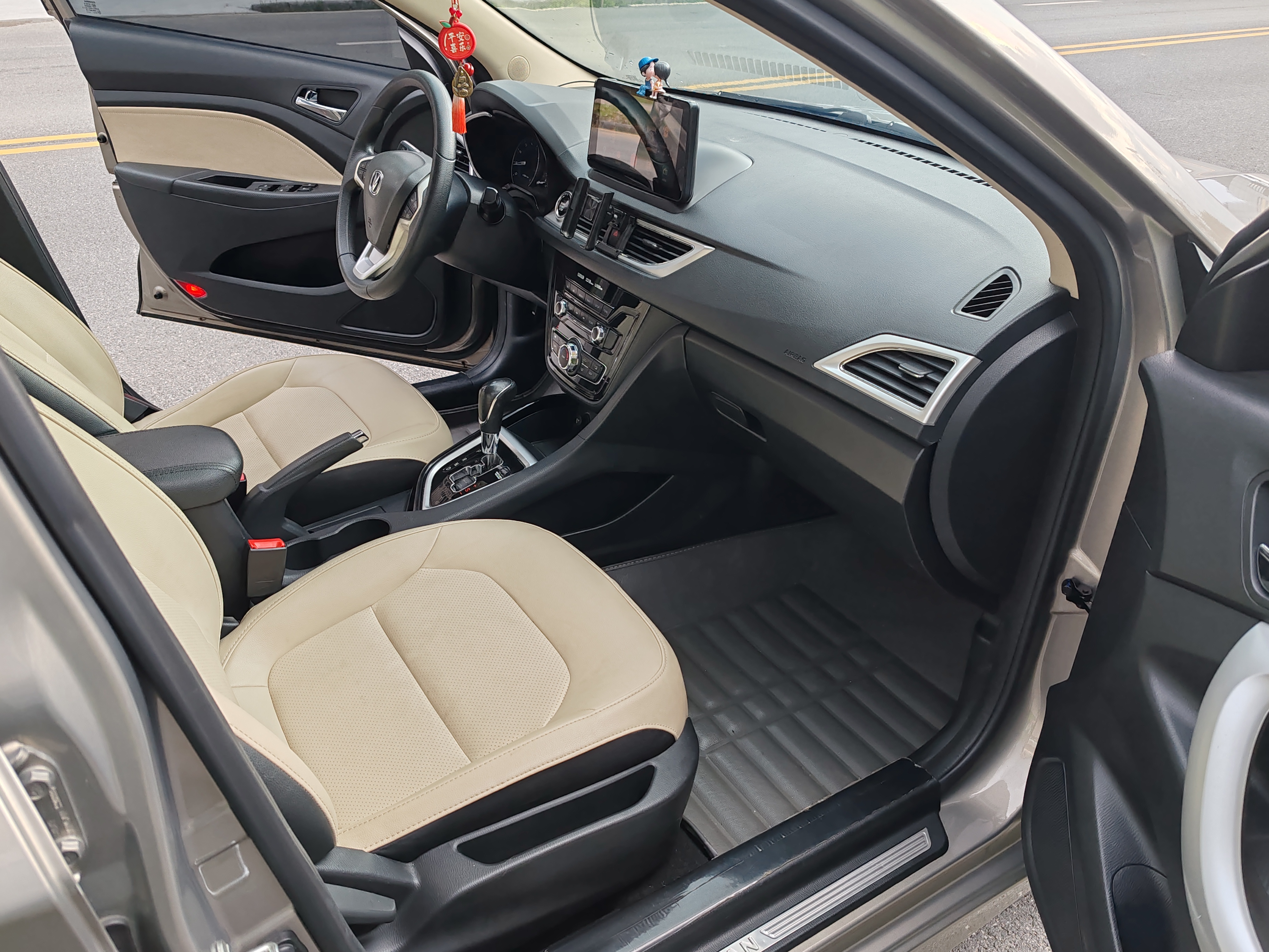 Changan Alsvin V7 2015 car image #7