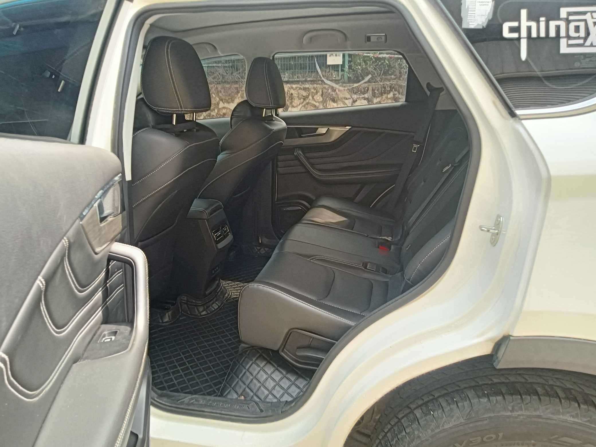 X70S 2021 car image #7