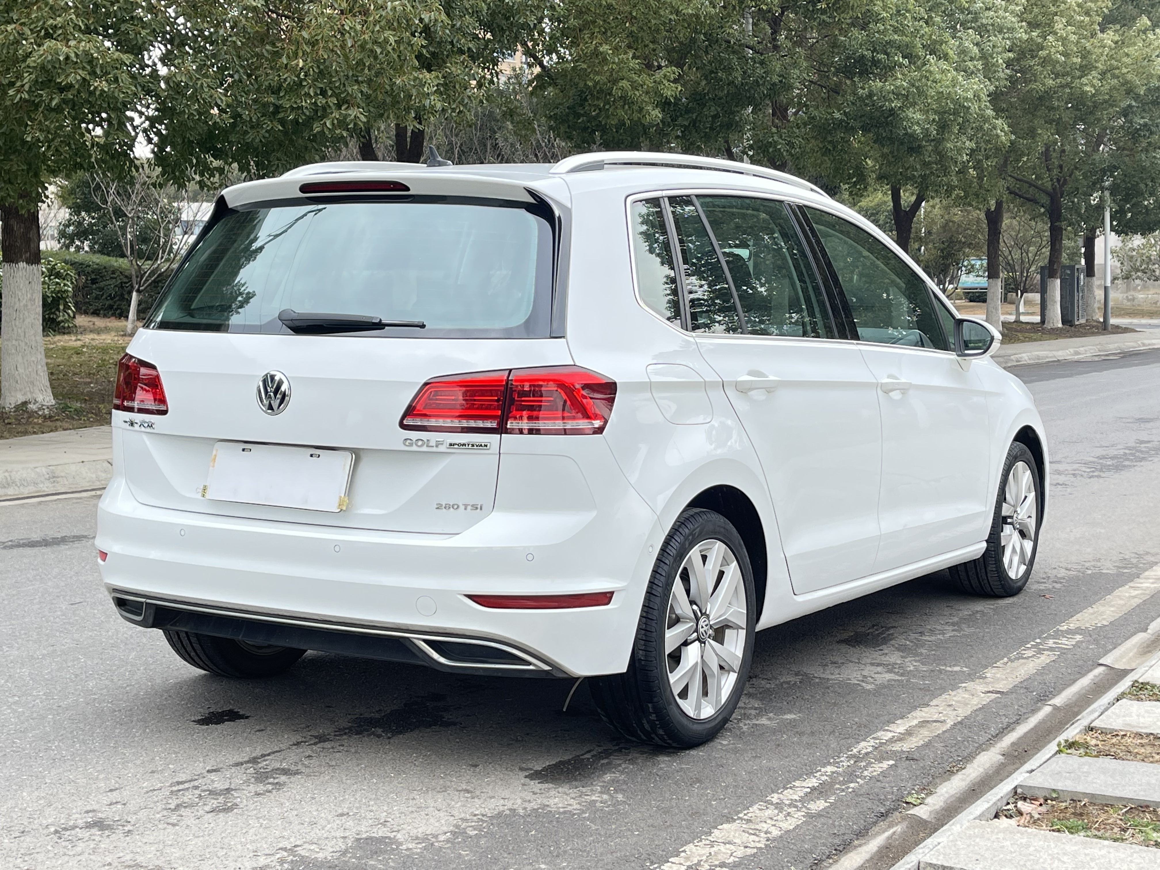 Volkswagen 2019 car image #7