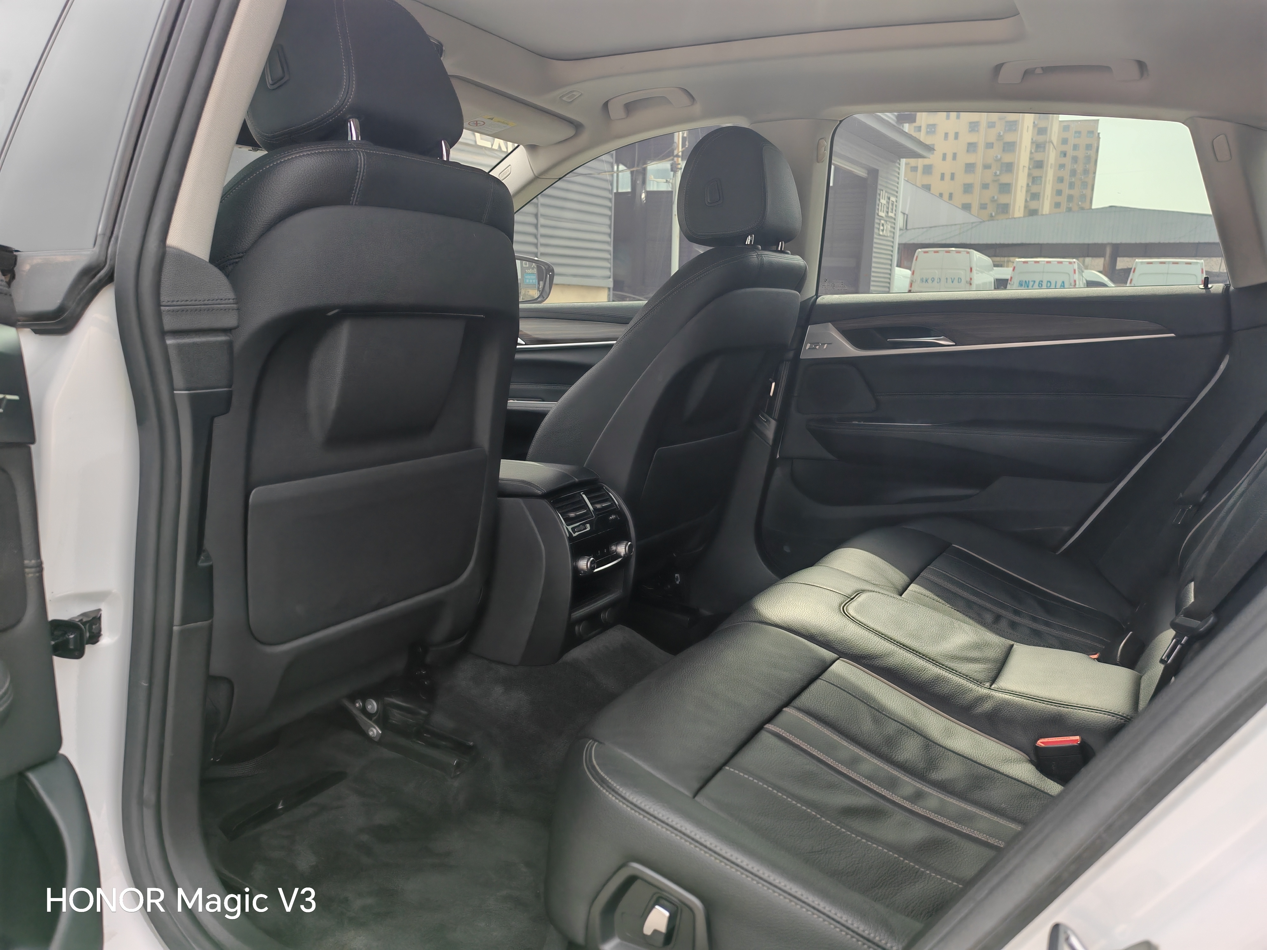 BMW 6 Series GT 2019 immagine di auto #7