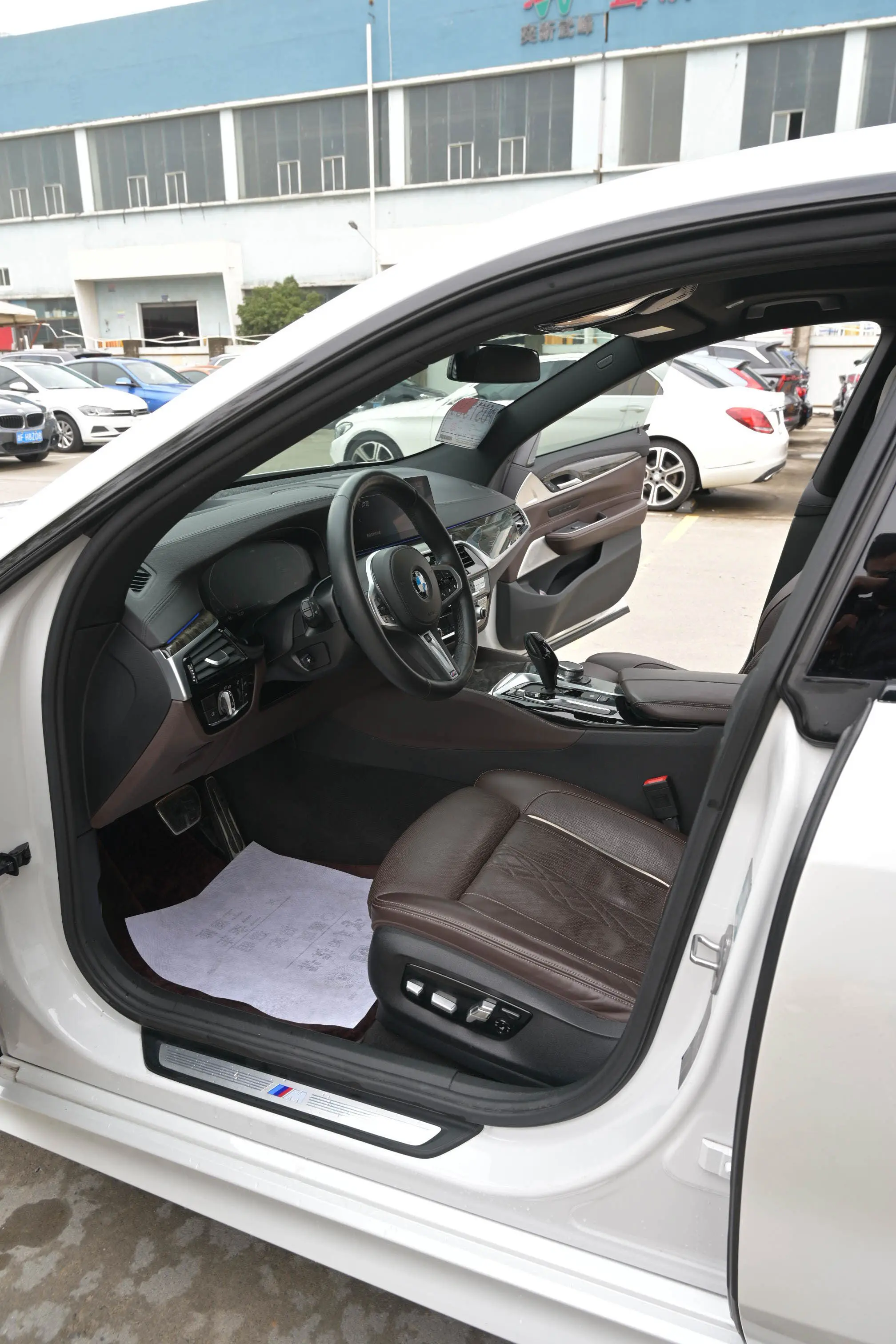 BMW 6 Series GT 2020 #7 BMW 6 Series GT 2020 car image #7