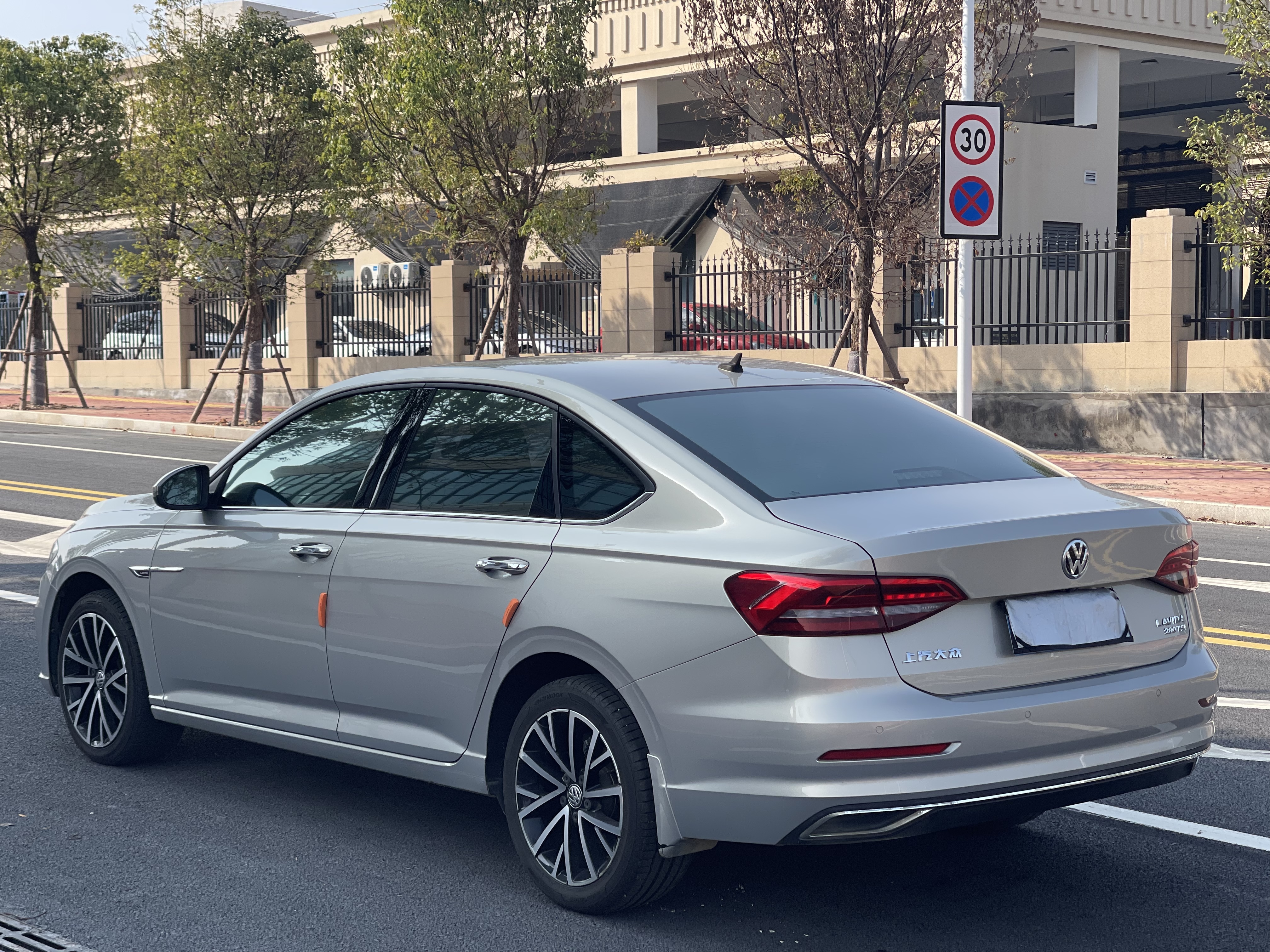 Volkswagen Lavida 2019 #7 Volkswagen Lavida 2019 car image #7