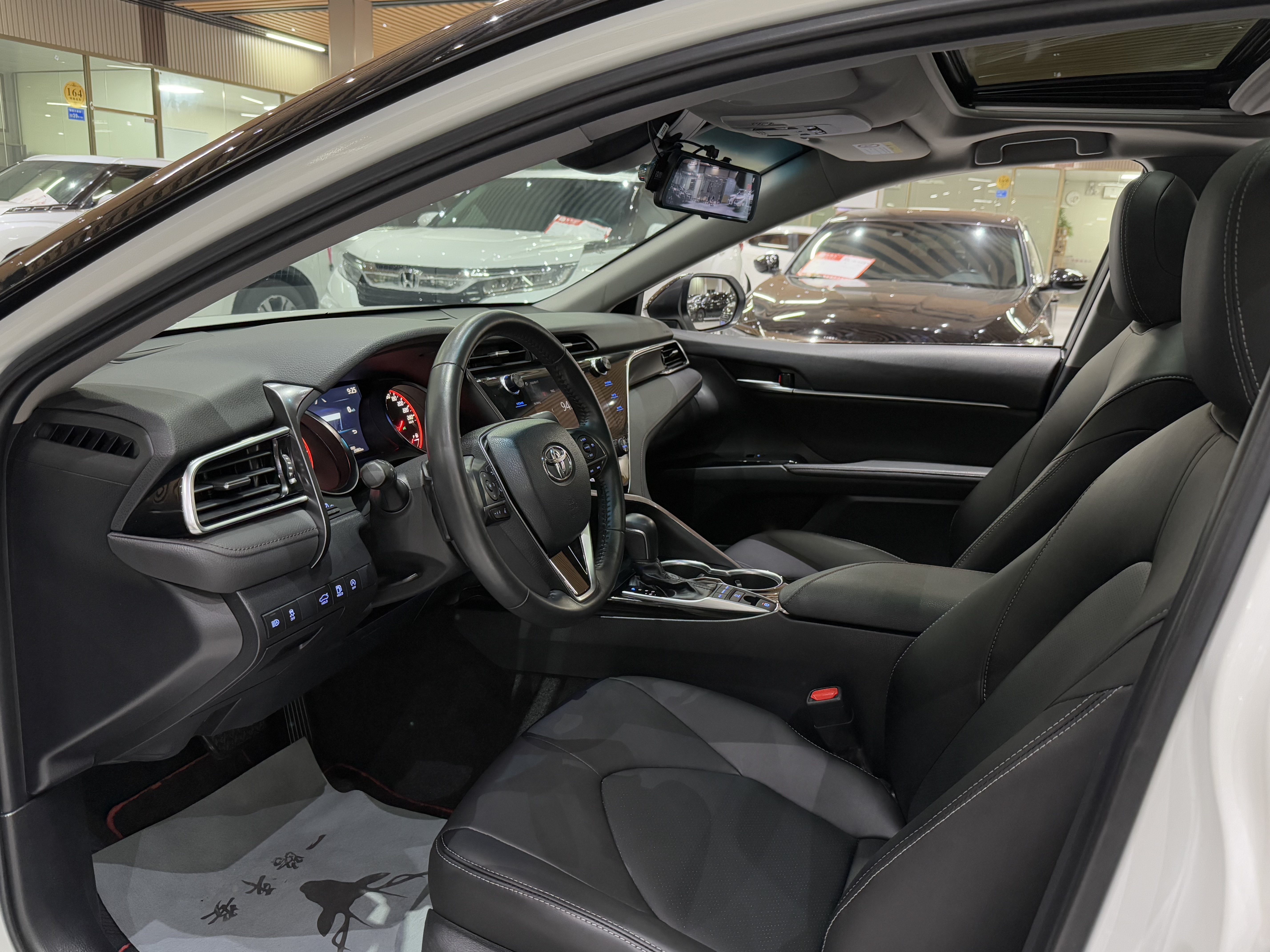 Toyota Camry 2020 car image #7