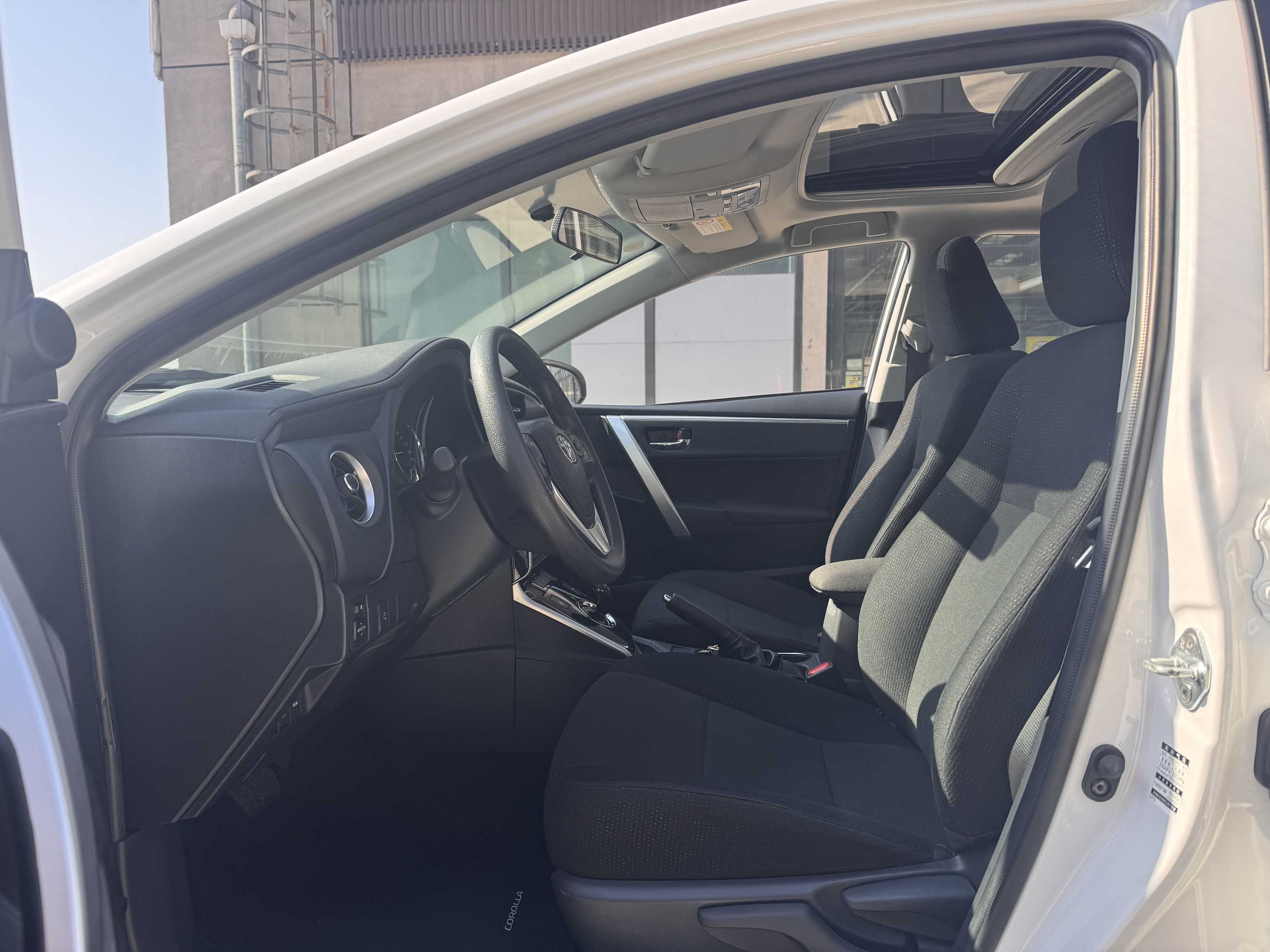 Toyota Corolla Hybird E+ 2023 immagine di auto #7