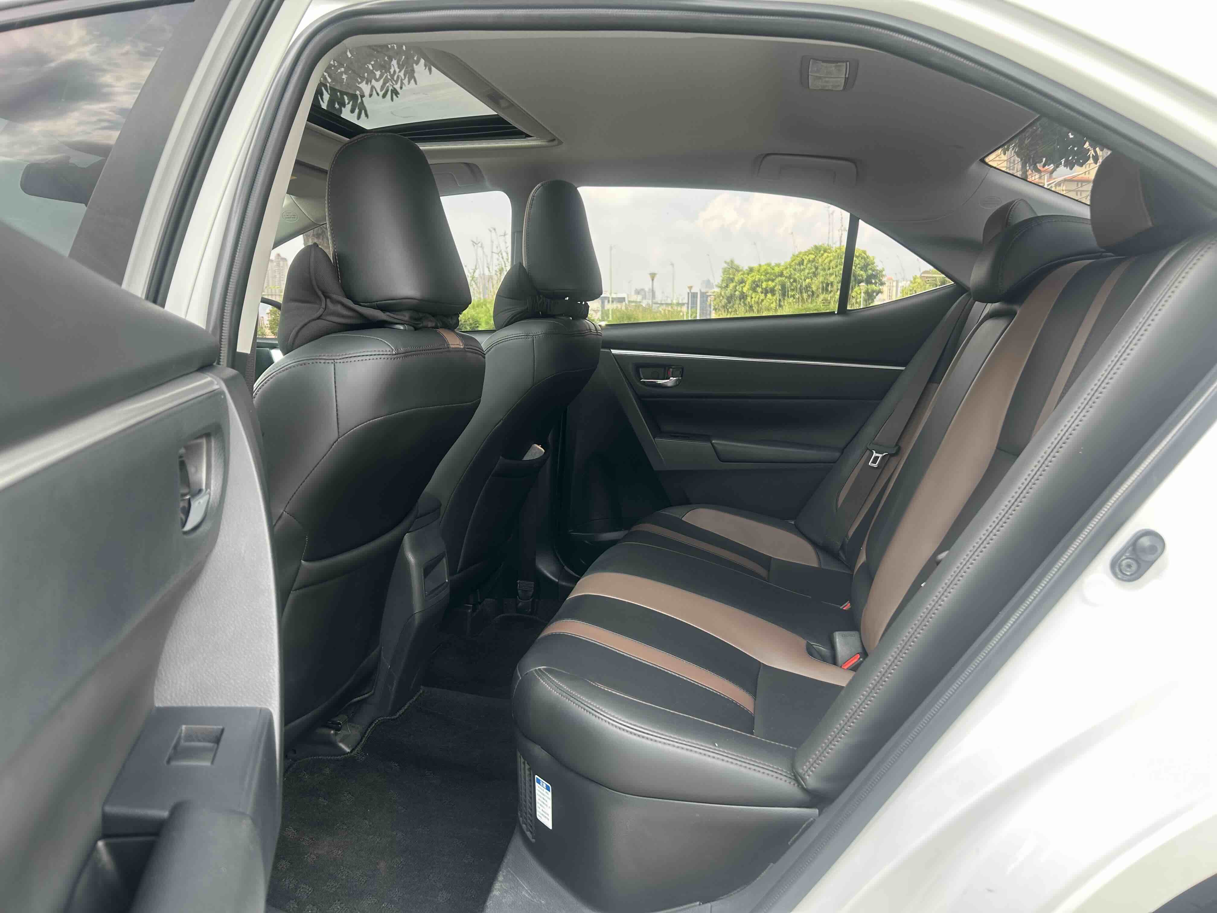 Toyota Corolla Hybird E+ 2022 immagine di auto #7