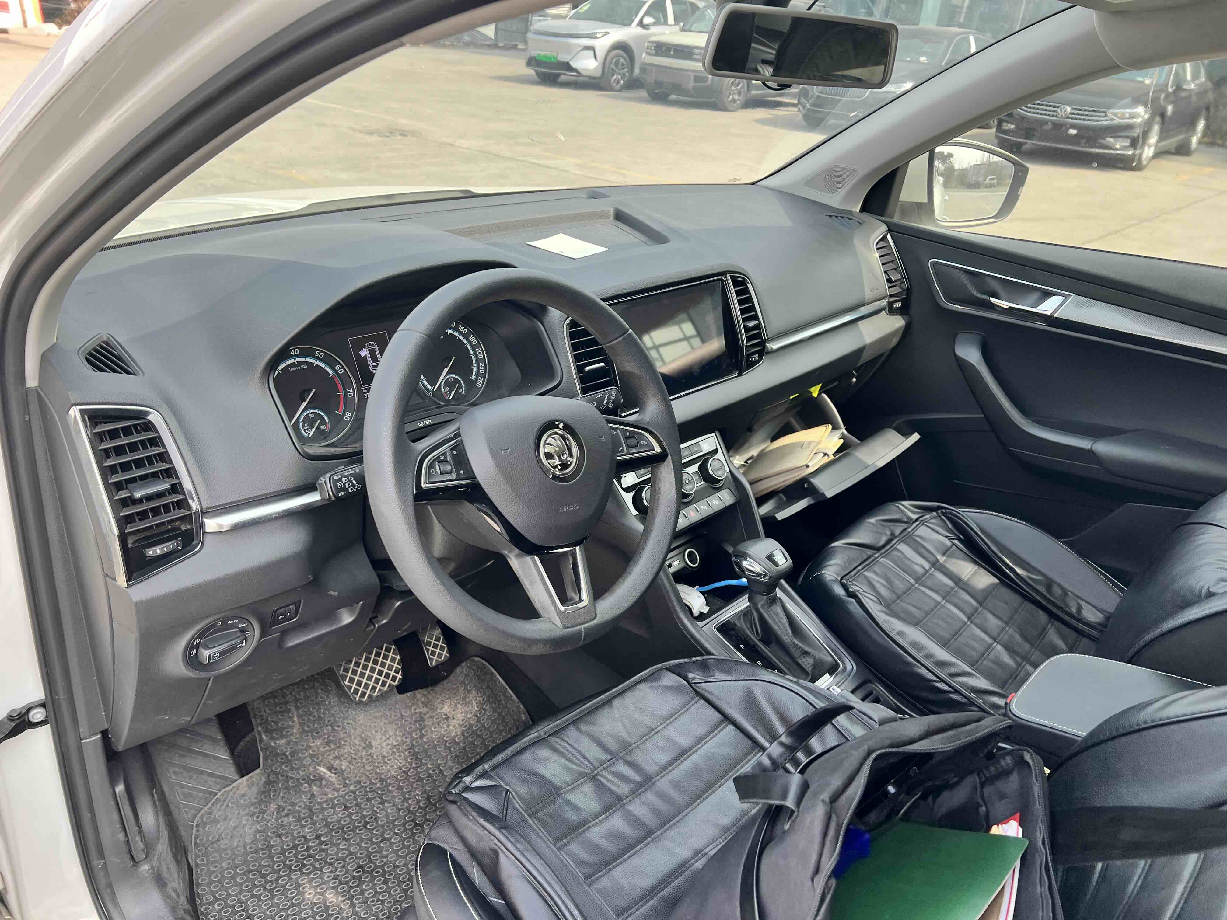 Skoda Karoq 2019 car image #7