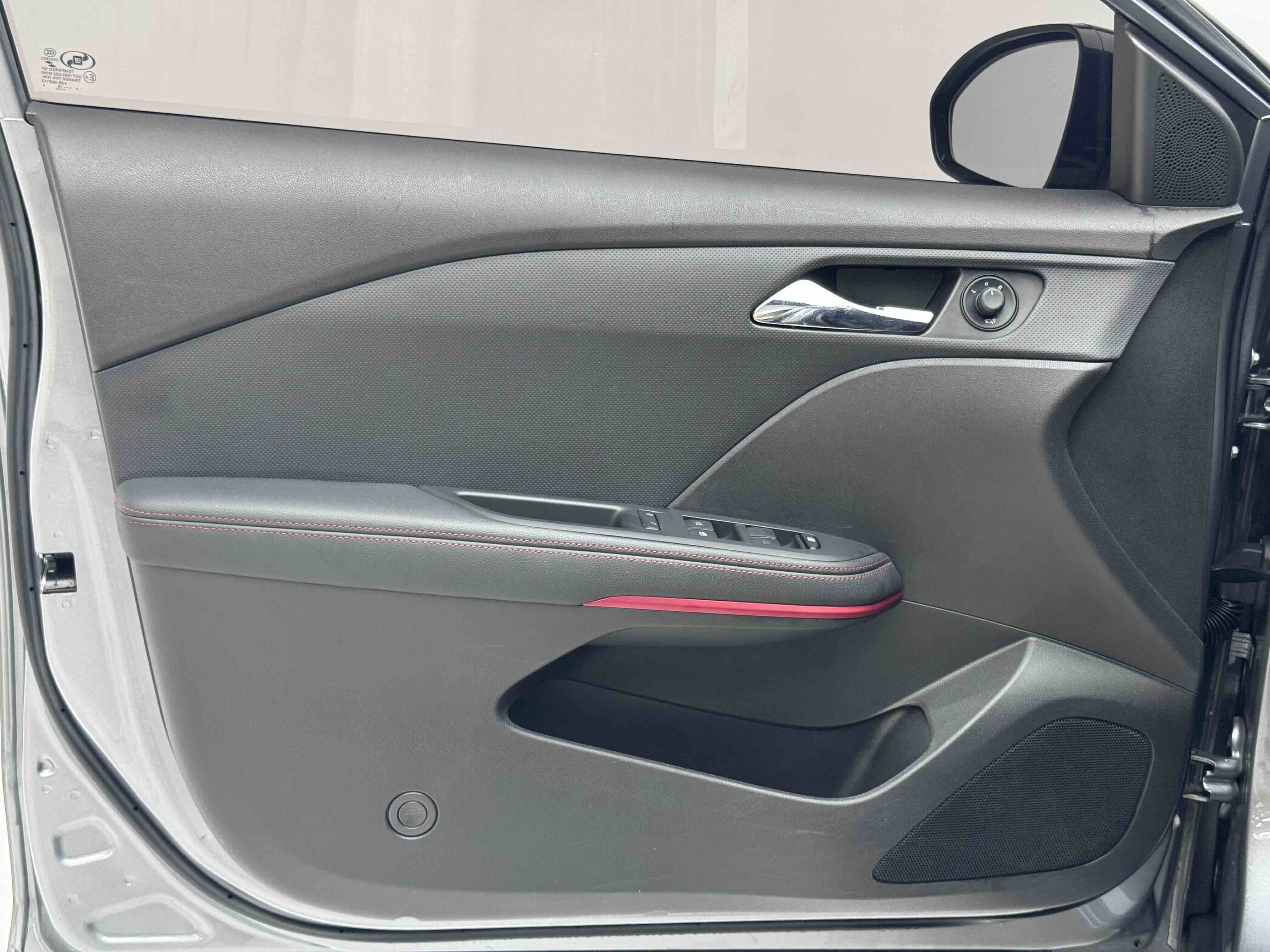 2019 car image #7