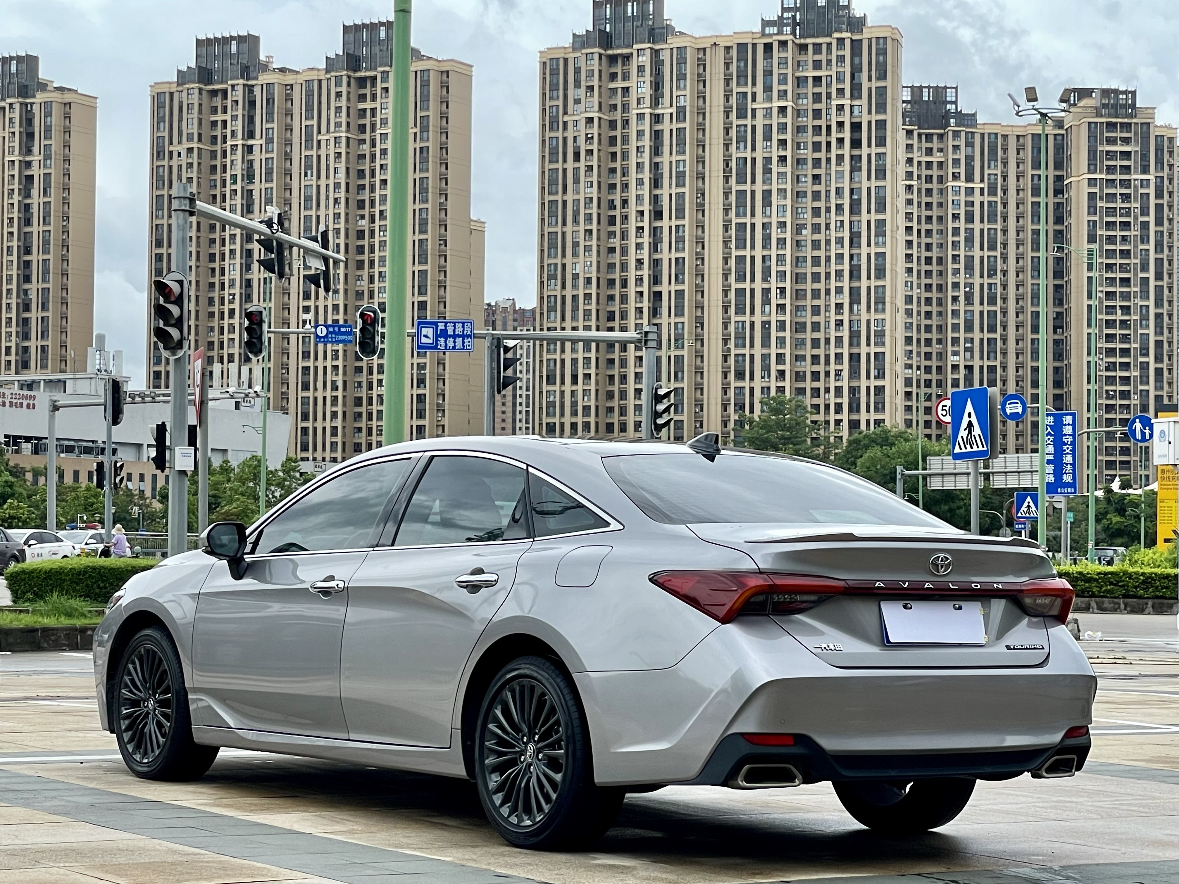 Toyota Avalon 2021 car image #7