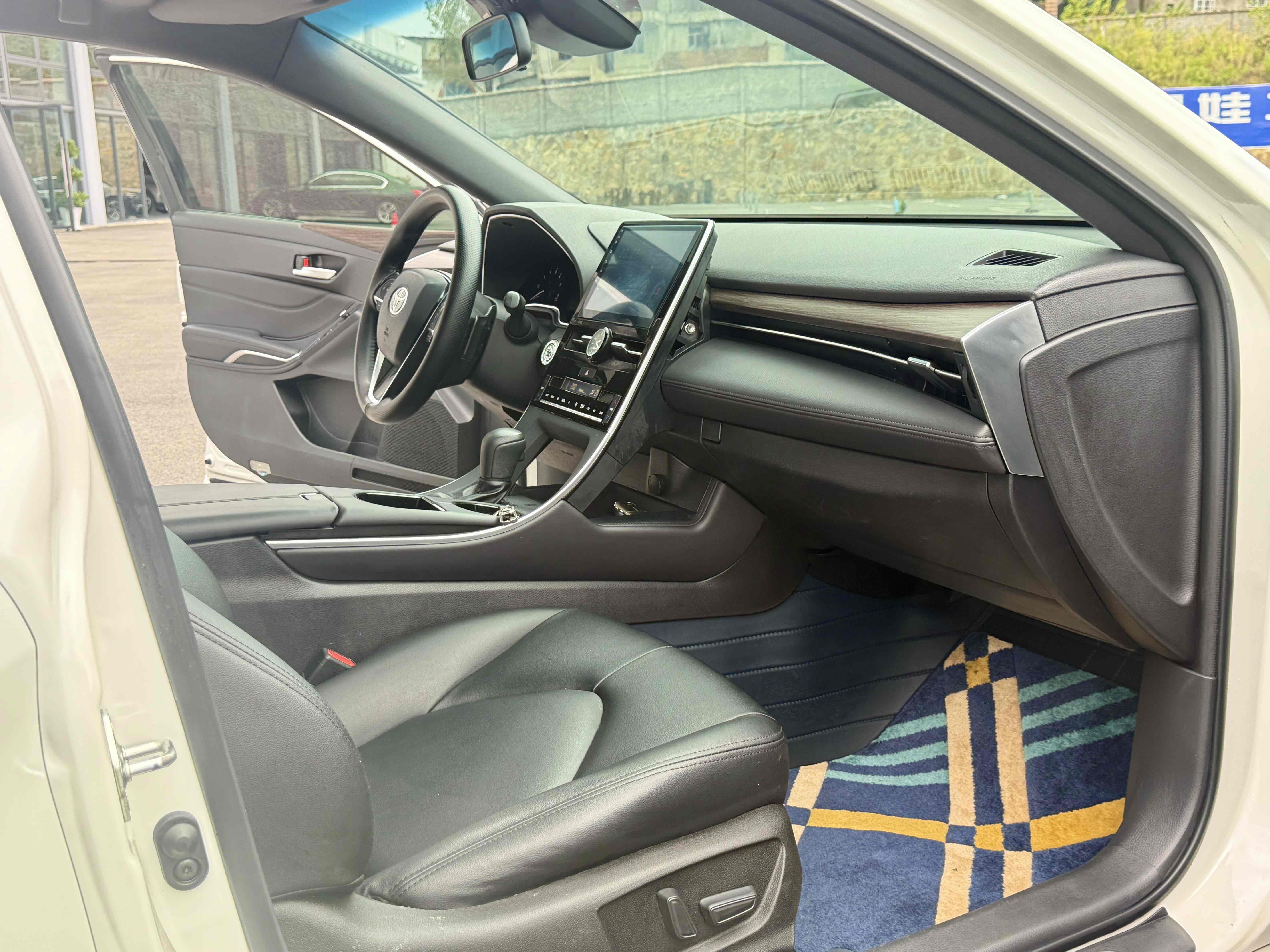 Toyota Avalon 2020 car image #7