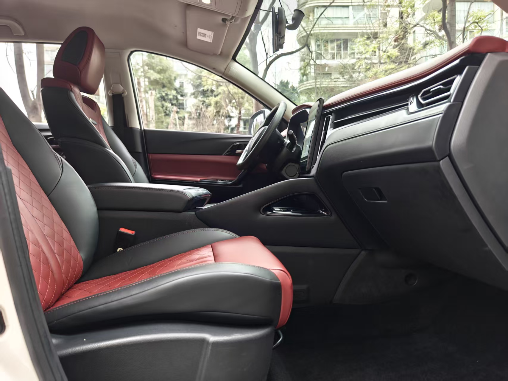 T5 L 2019 #7 T5 L 2019 car image #7
