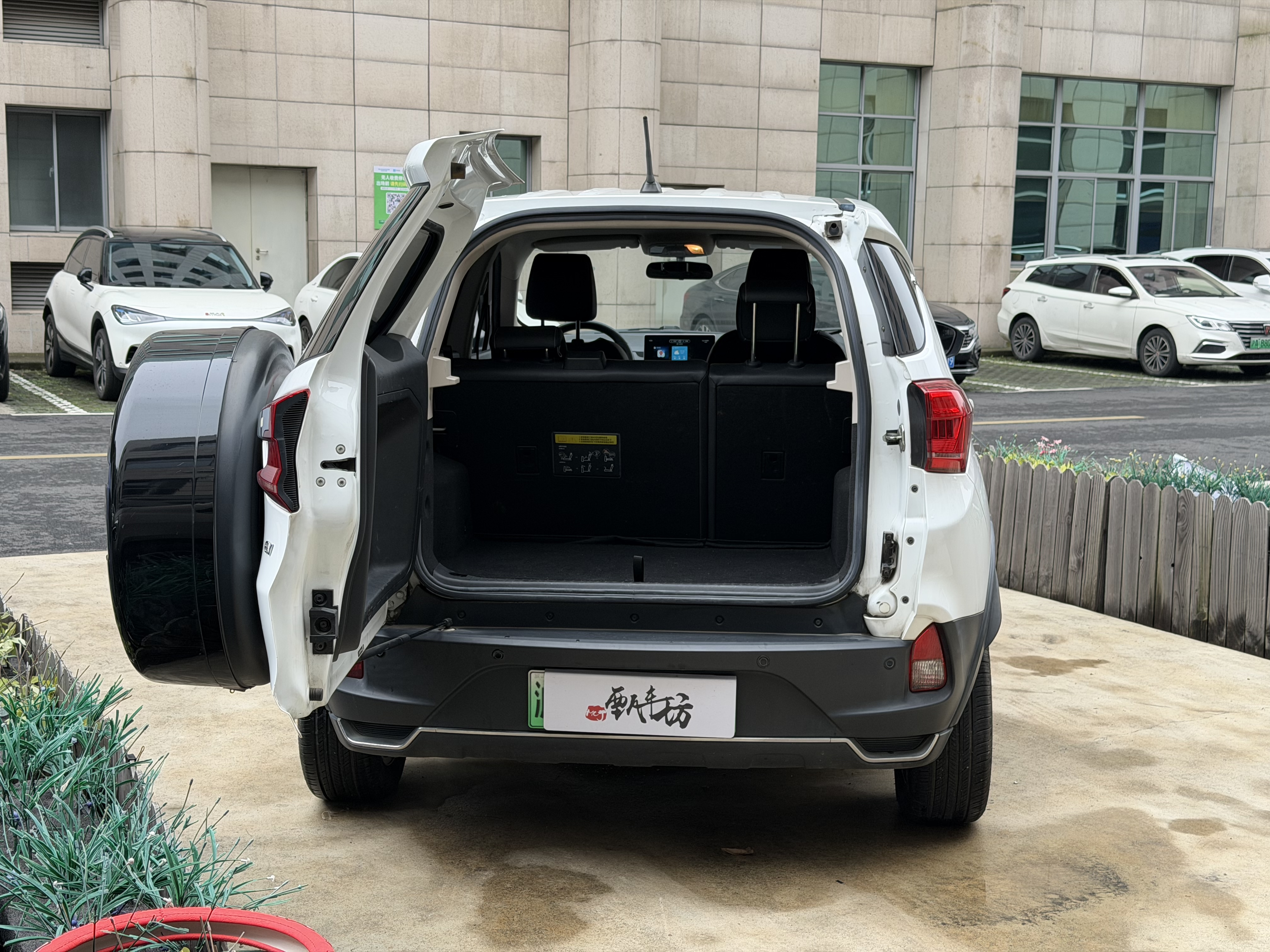 BYD Yuan New Energy 2019 car image #7