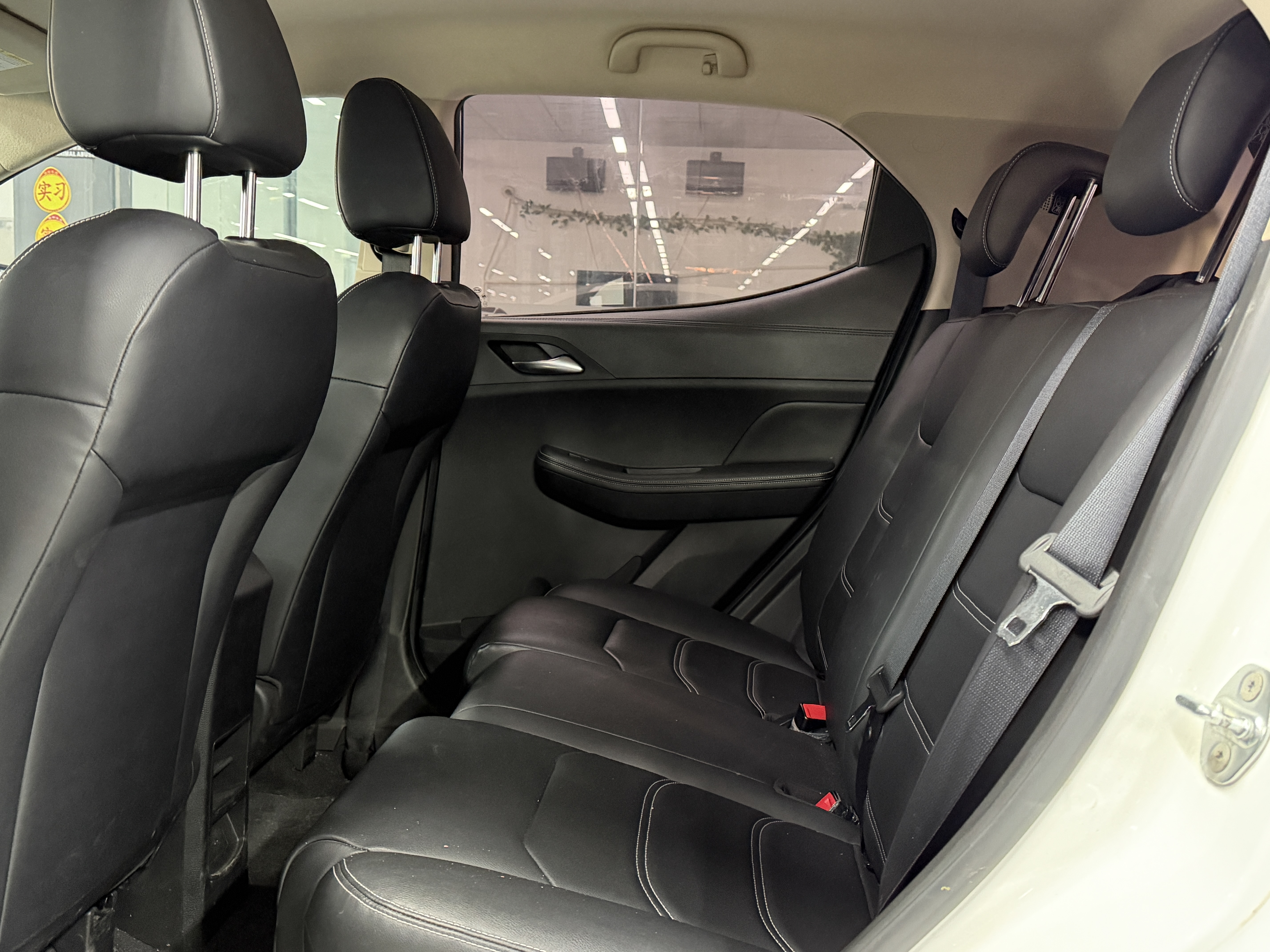 BYD Yuan New Energy 2020 #7 BYD Yuan New Energy 2020 صورة سيارة #7