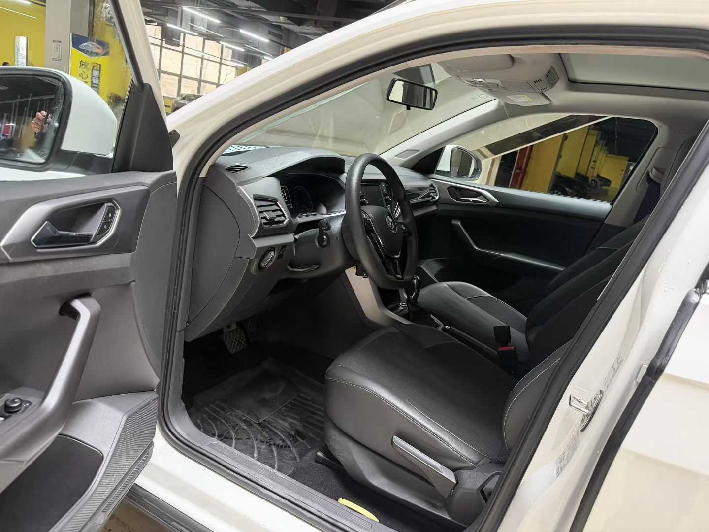 Volkswagen T-Cross 2019 #7 Volkswagen T-Cross 2019 car image #7