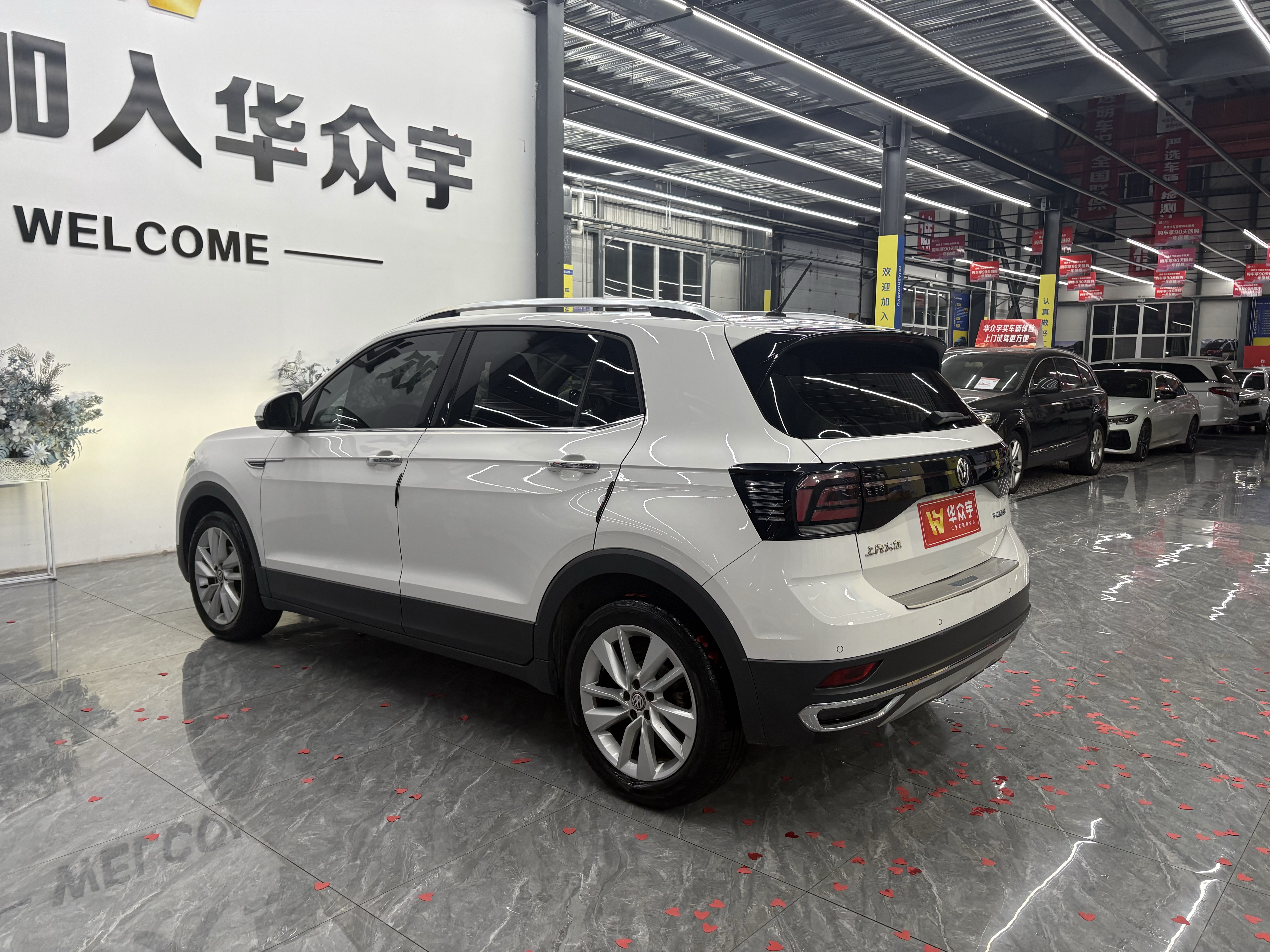 Volkswagen T-Cross 2020 car image #7