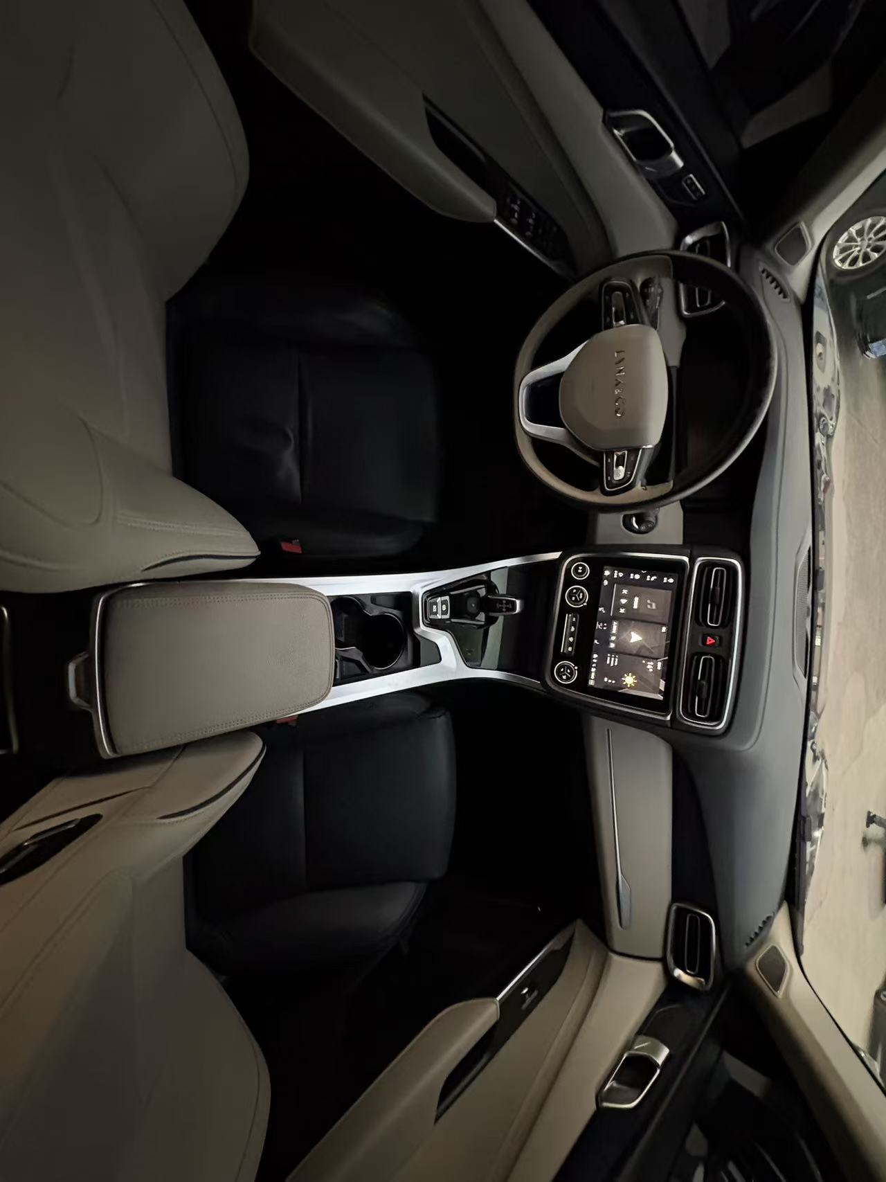 Lynk & Co 2019 #7 Lynk & Co 2019 car image #7