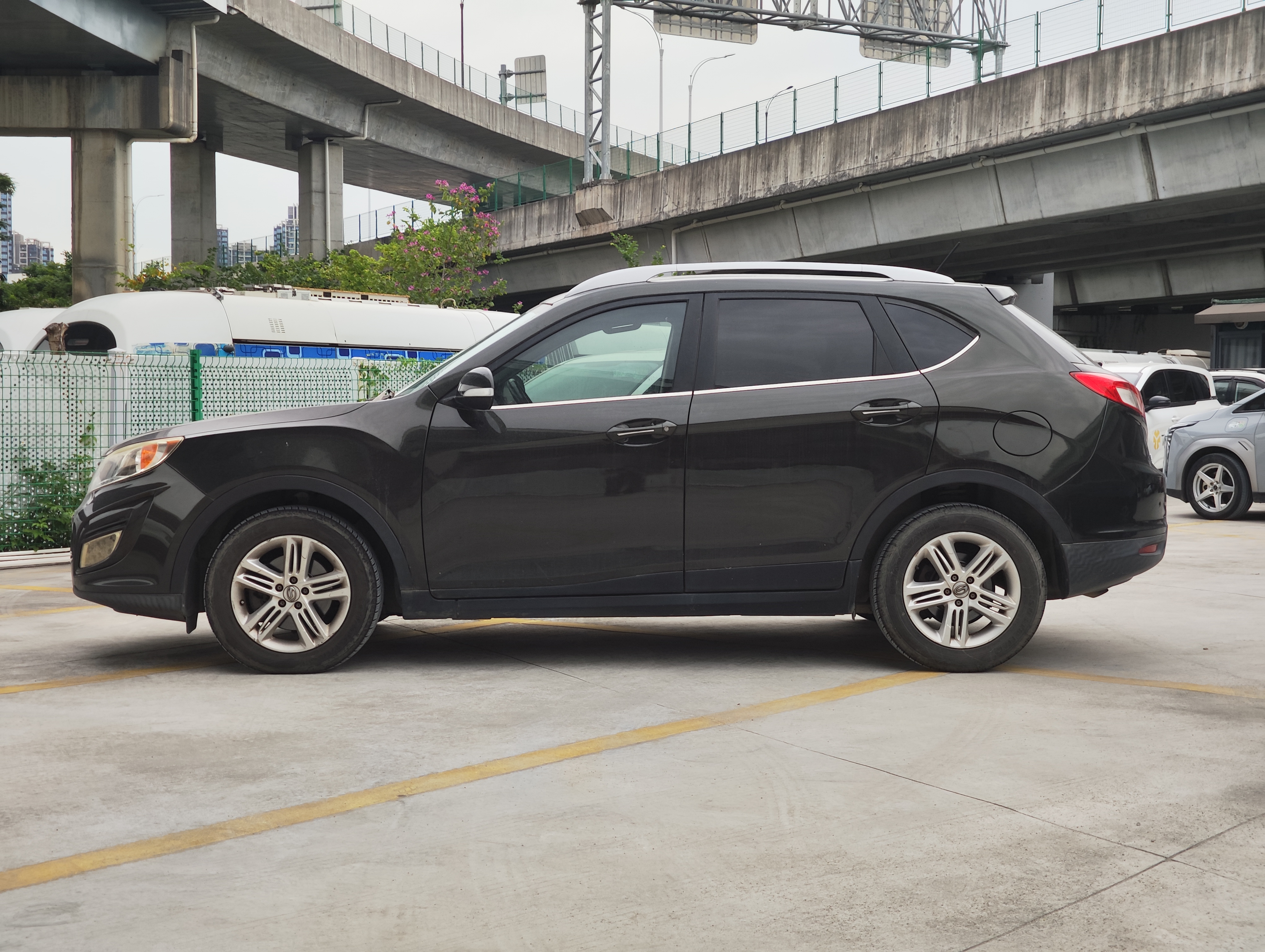 GAC Trumpchi GS5 2014 #7 GAC Trumpchi GS5 2014 car image #7