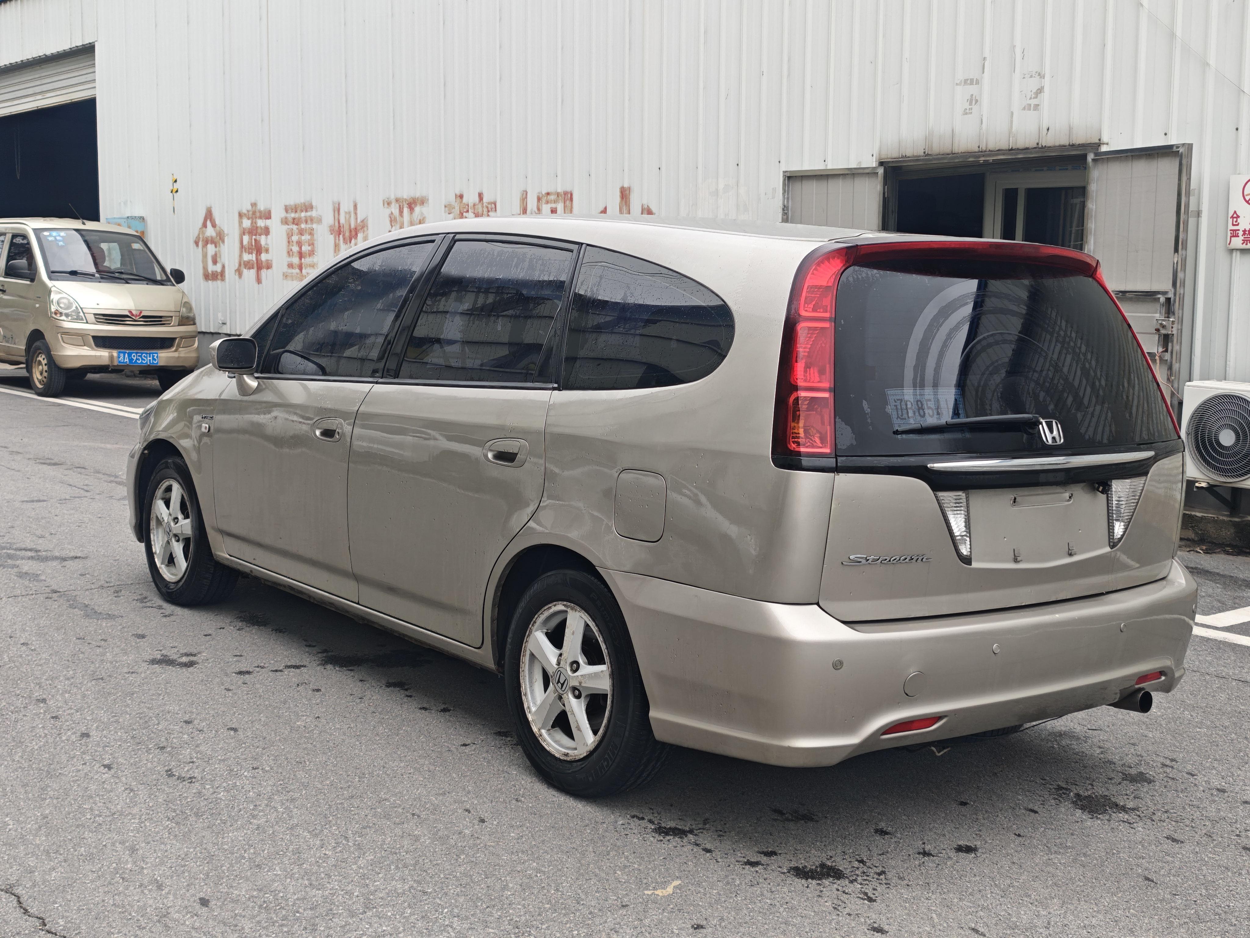 Honda Stream 2004 #7 Honda Stream 2004 car image #7