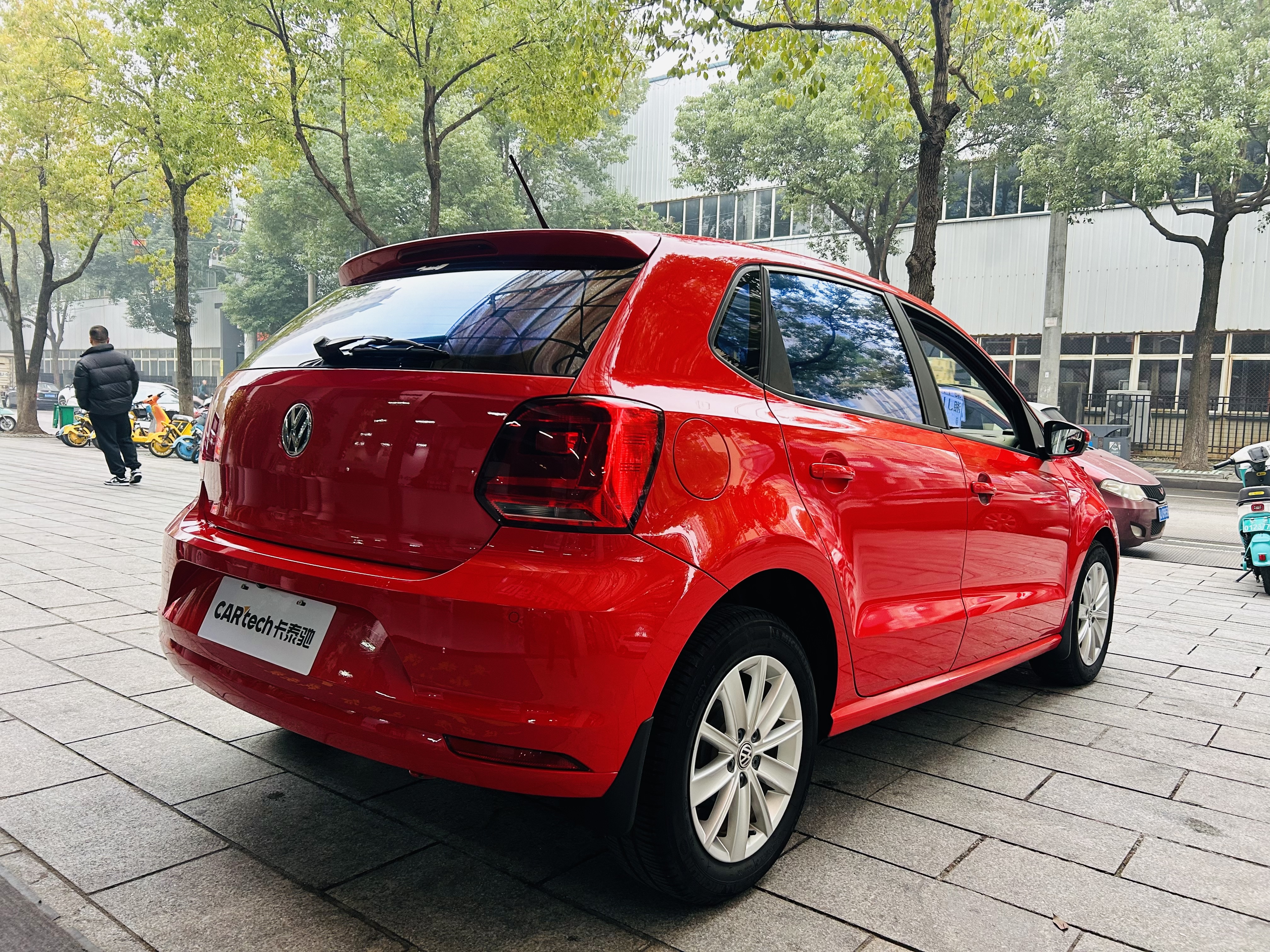 Volkswagen Polo 2015 car image #7