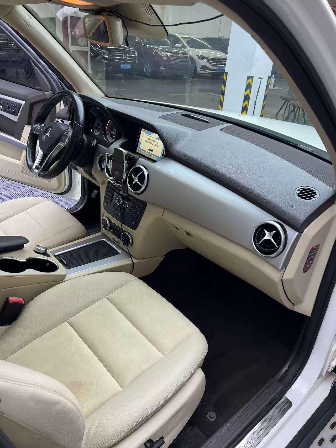 Mercedes-Benz GLK Class 2015 car image #7