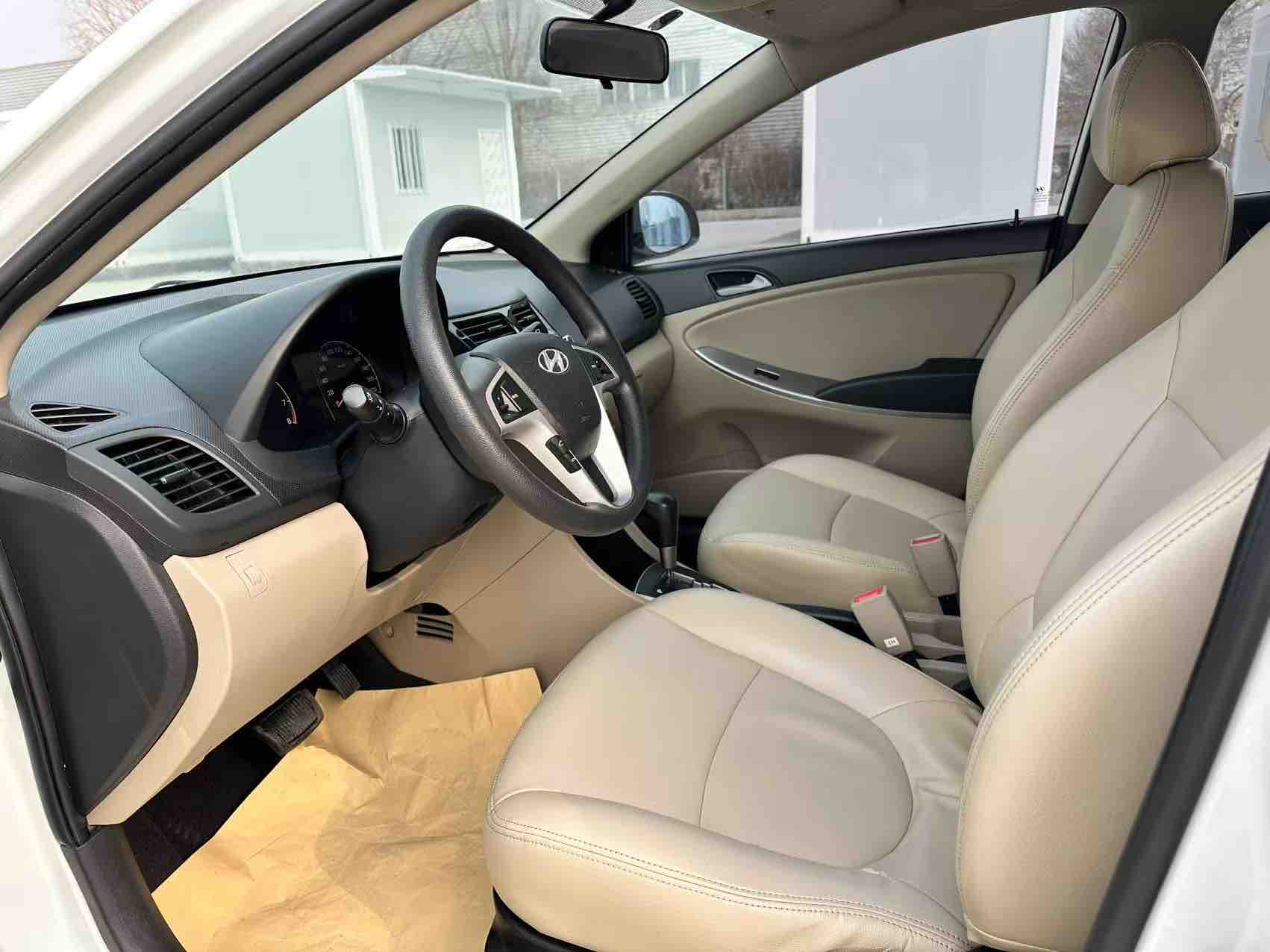 Hyundai Reina 2015 #7 Hyundai Reina 2015 car image #7