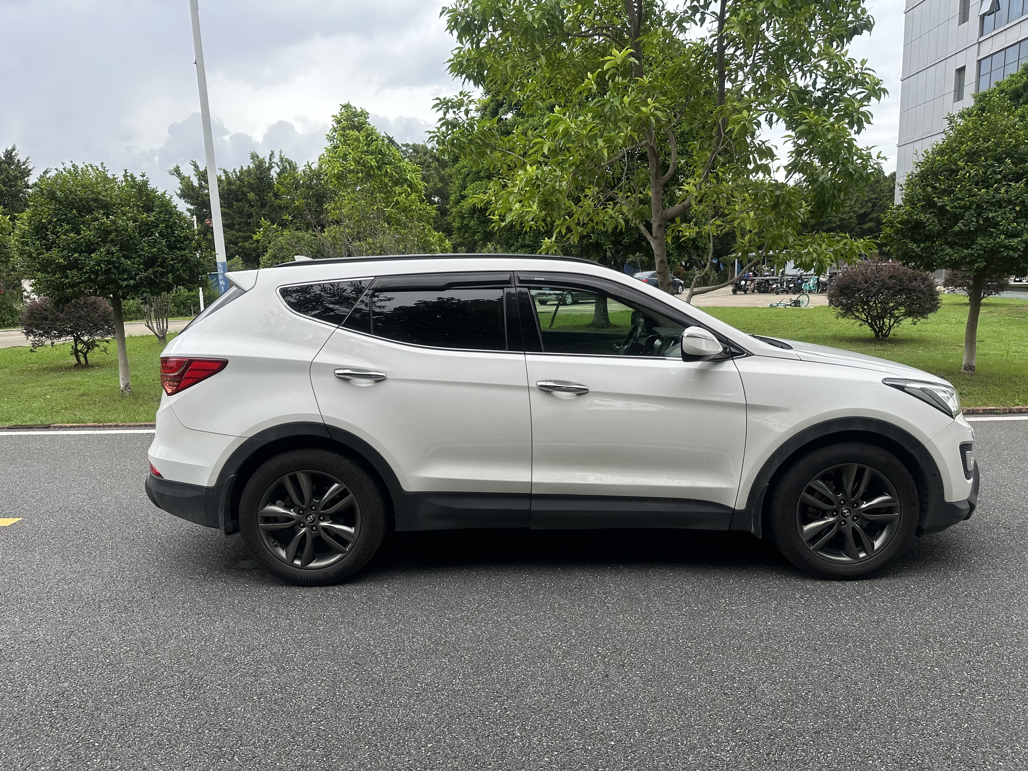 Hyundai Santa Fe (Imported) 2013 car image #7