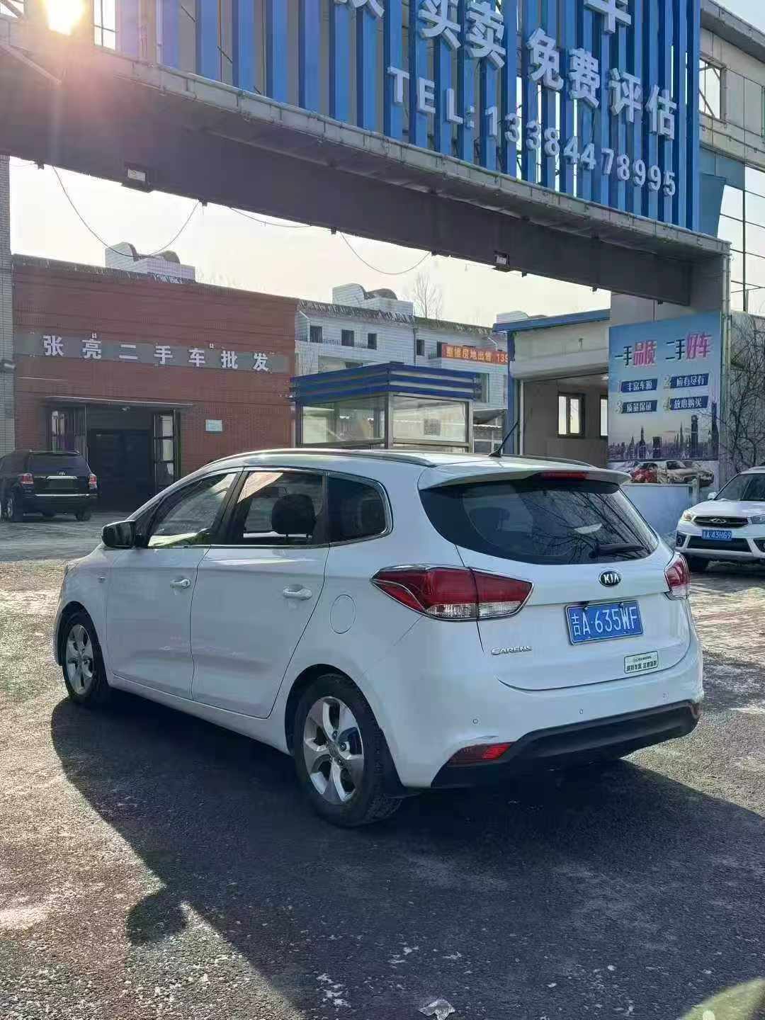 Kia Carens 2015 immagine di auto #7