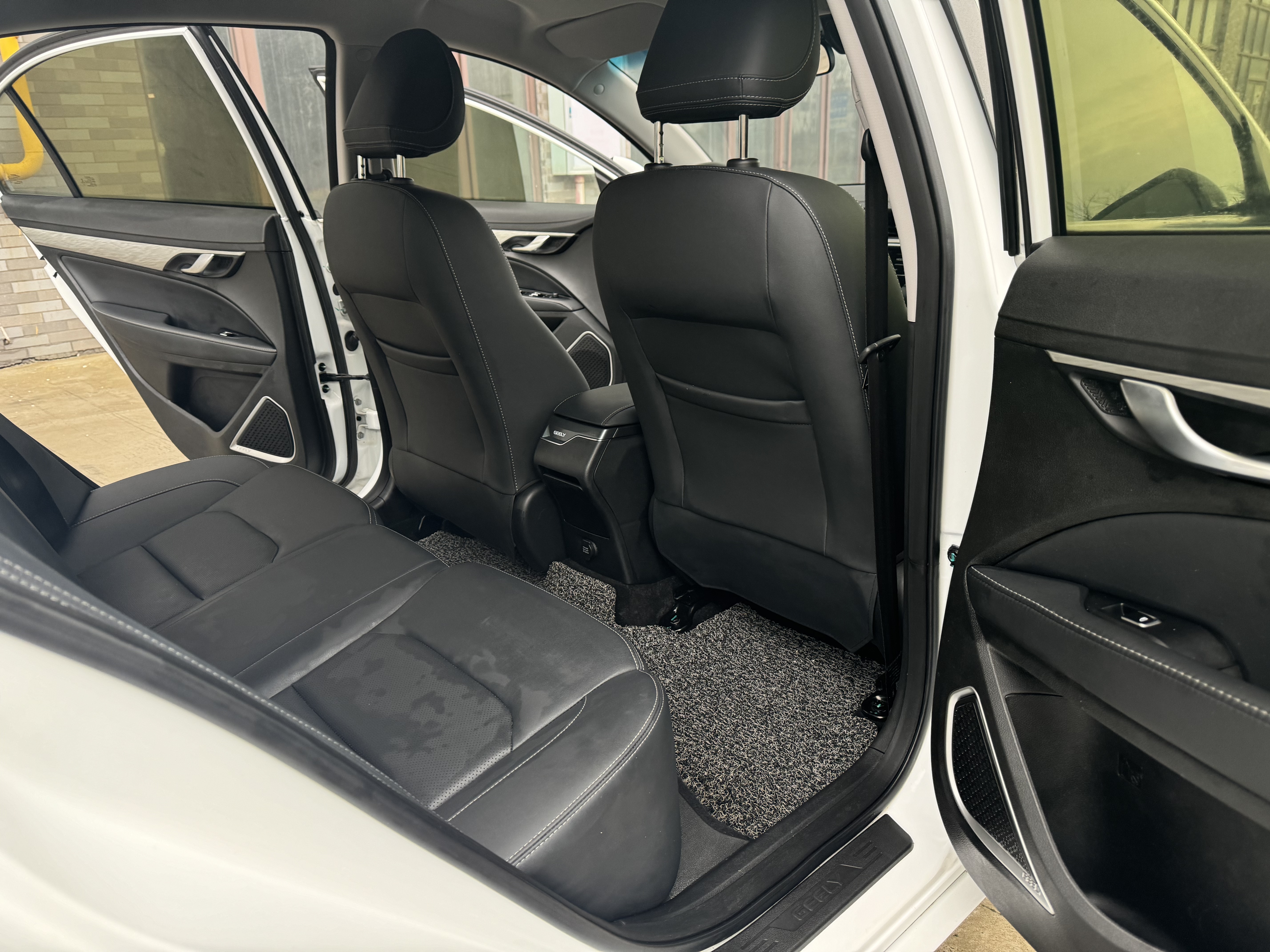 GEELY Emgrand 2019 car image #7