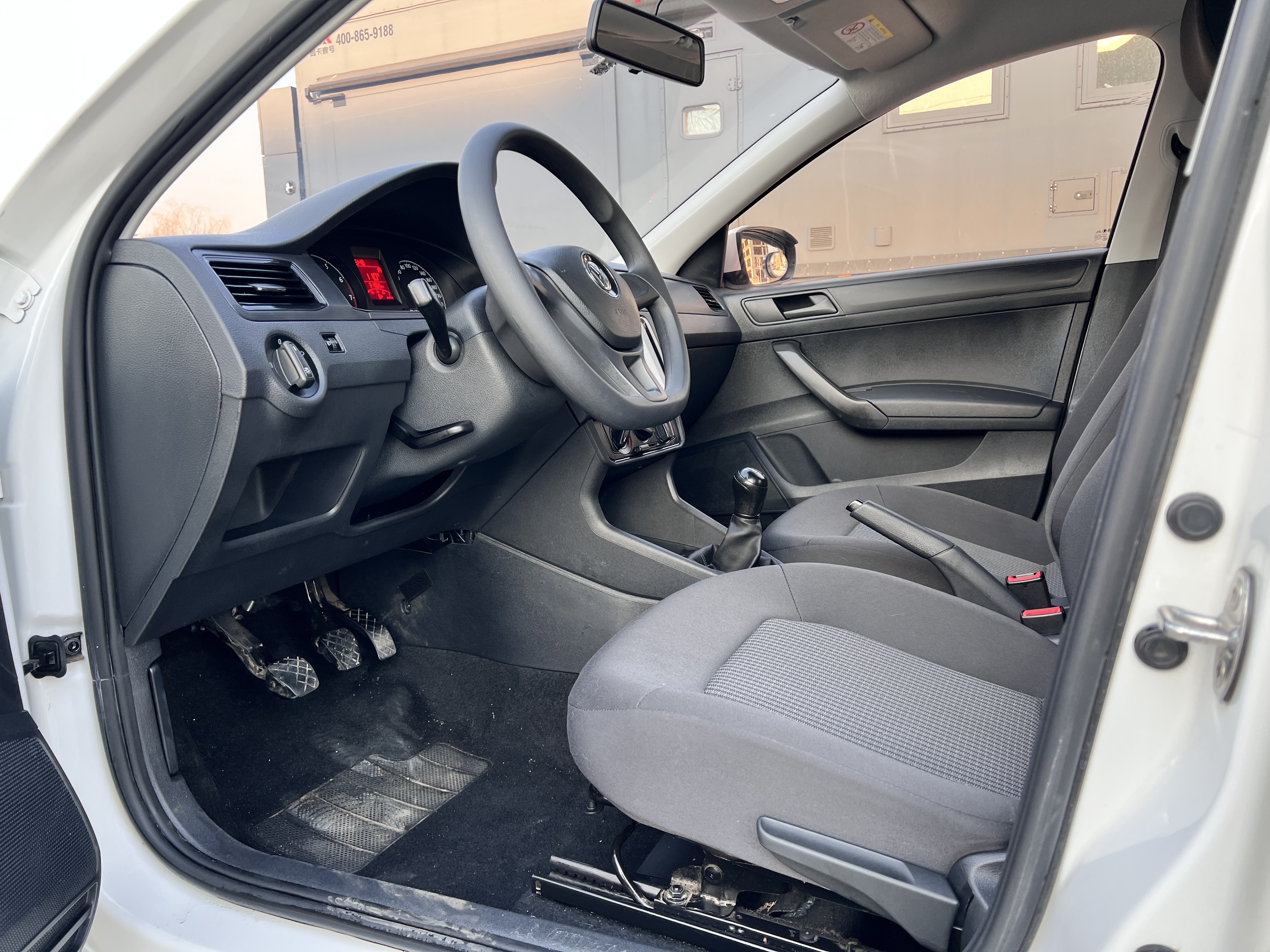 Santana 2019 car image #7