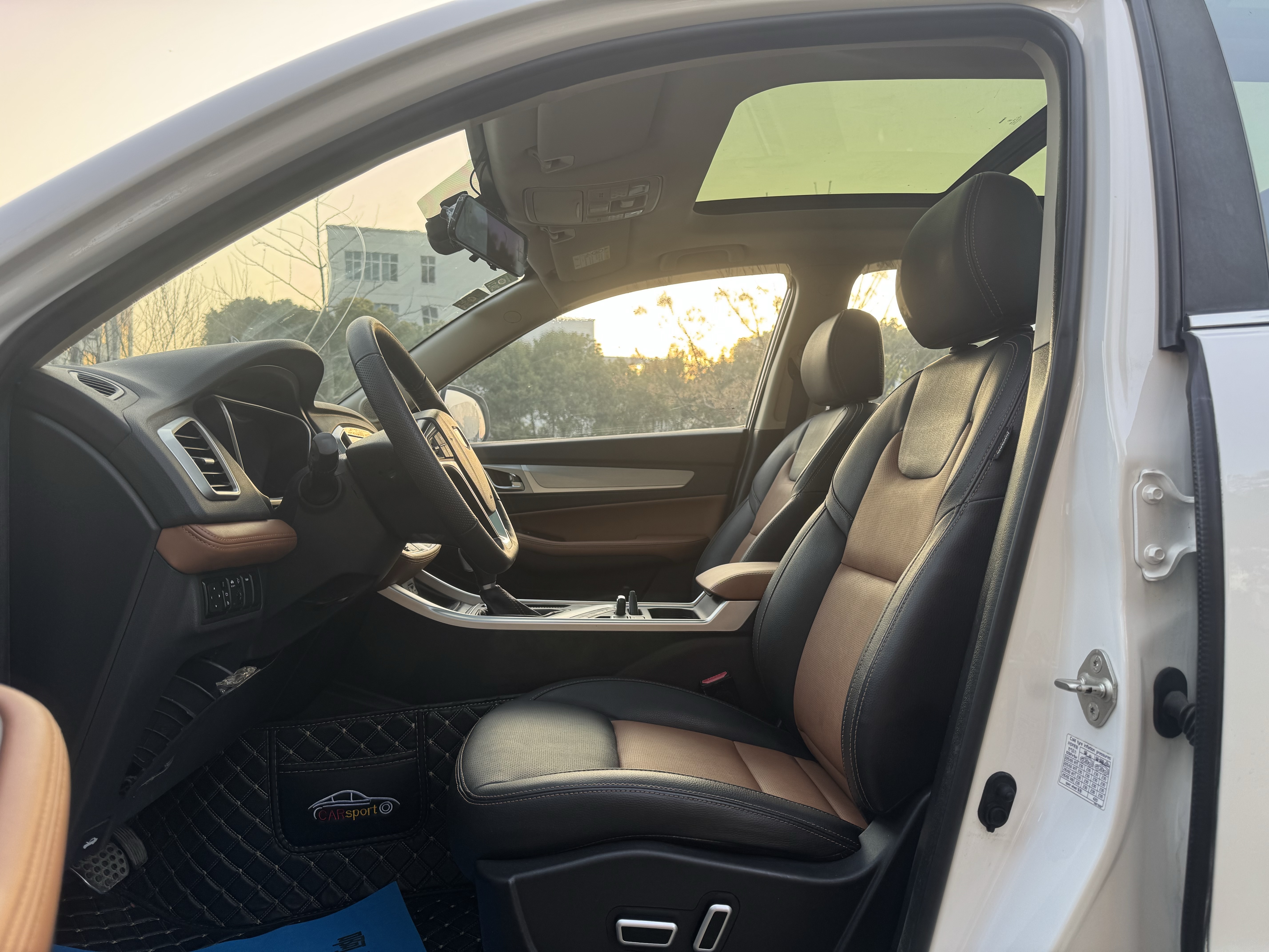 GEELY Vision X6 2019 immagine di auto #7