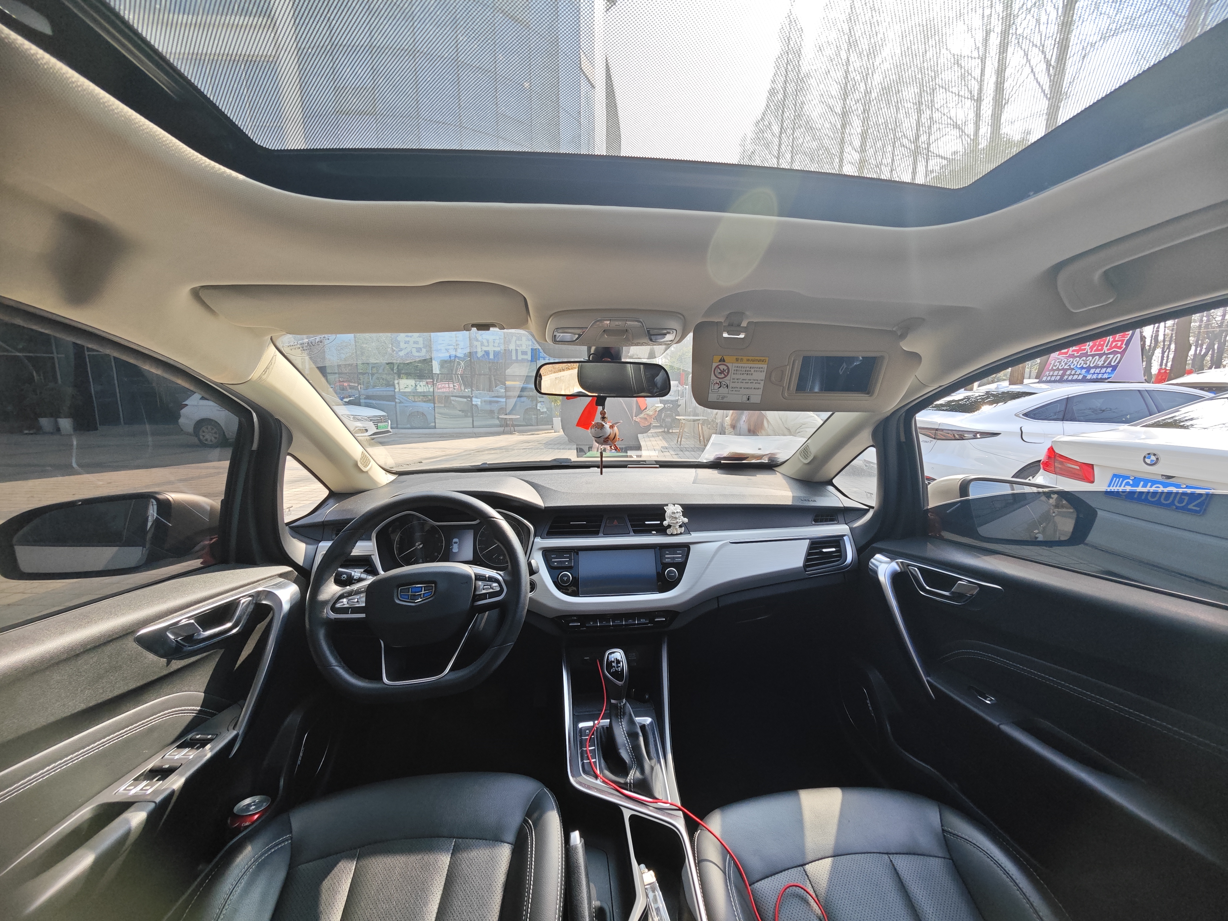 2019 car image #7
