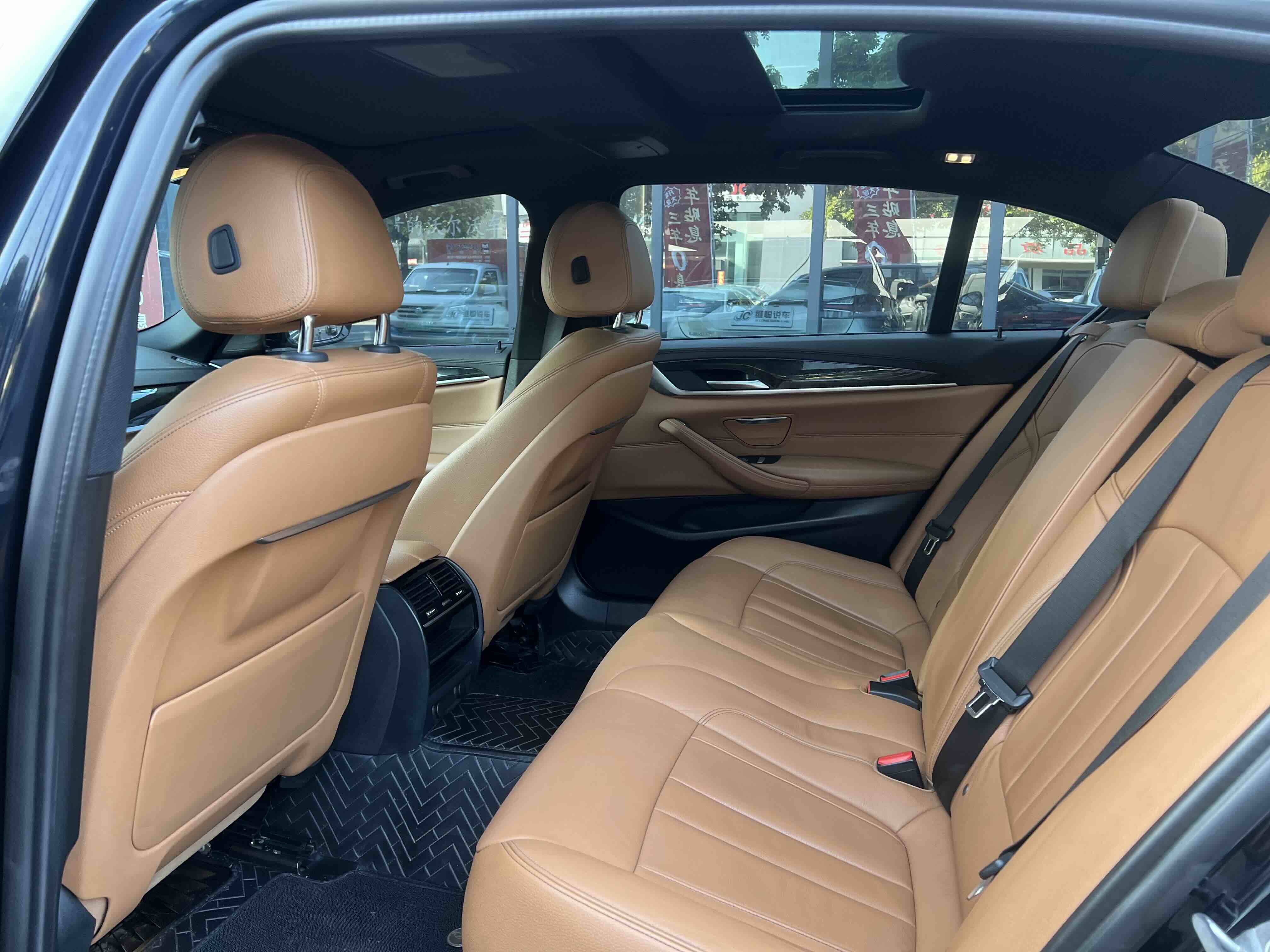 BMW 5 Series 2019 #7 BMW 5 Series 2019 car image #7