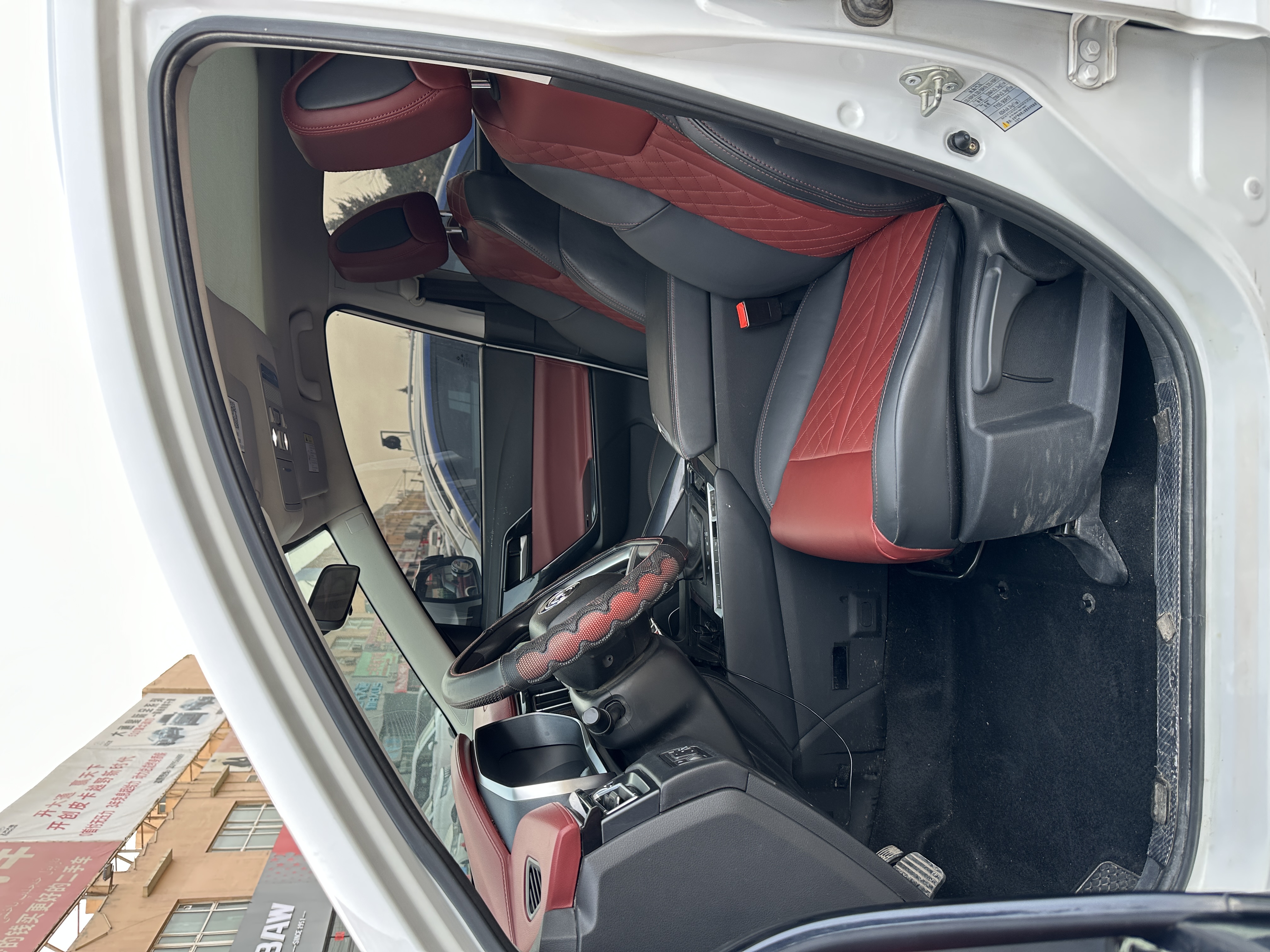 Forthing T5 L 2019 car image #7