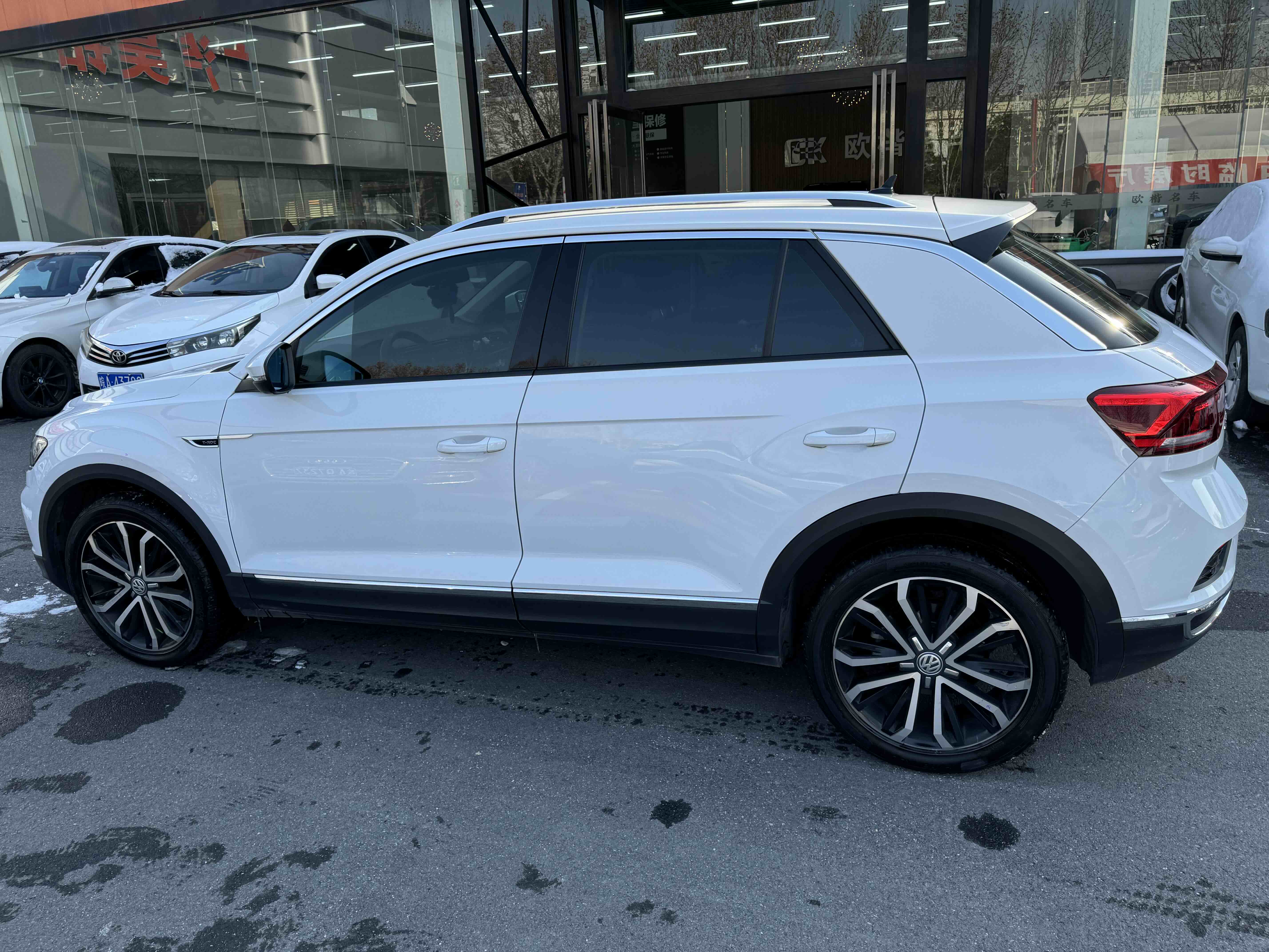 Volkswagen T-Roc 2019 car image #7